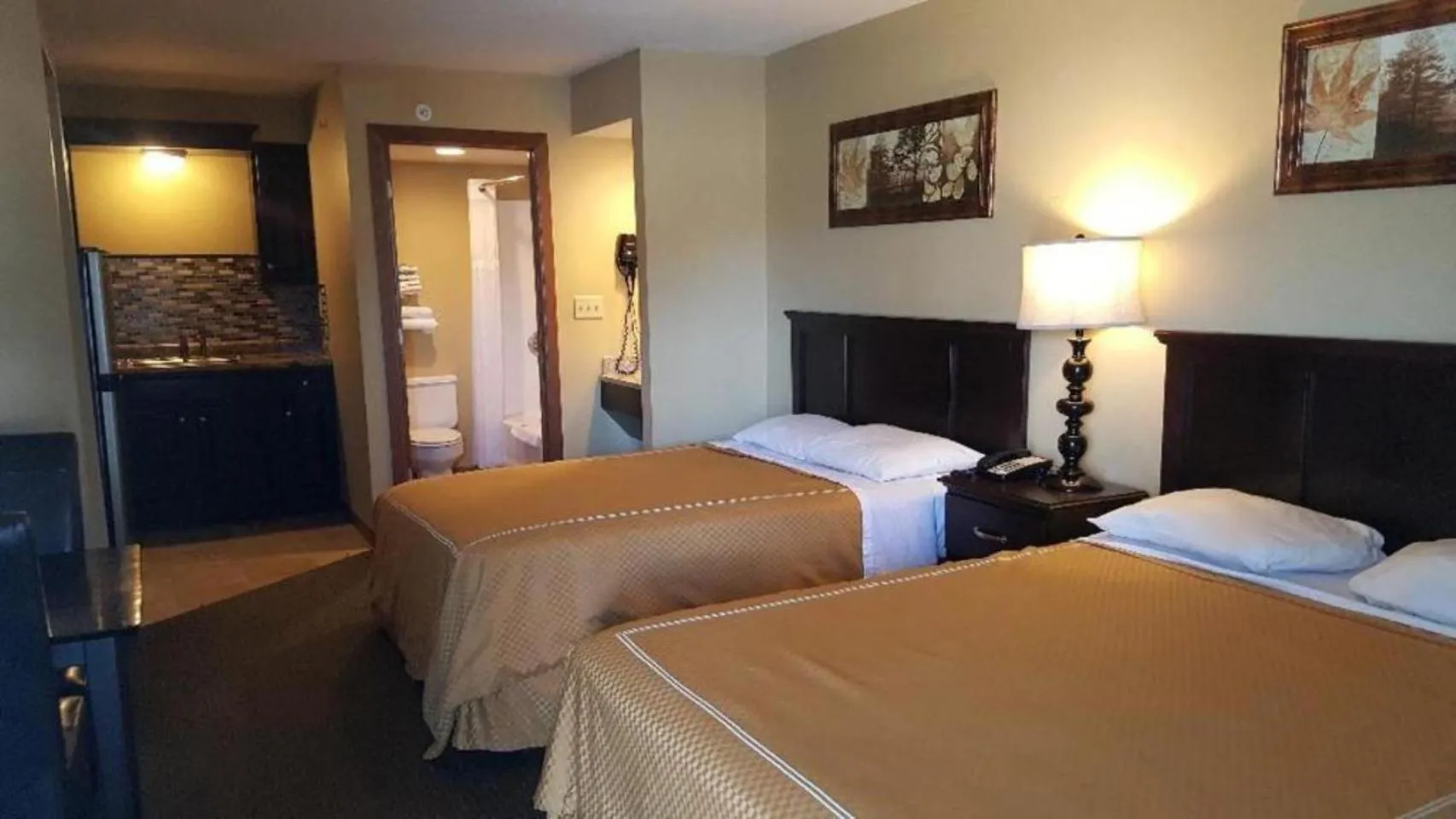 Bed in Jackson Town House Inn