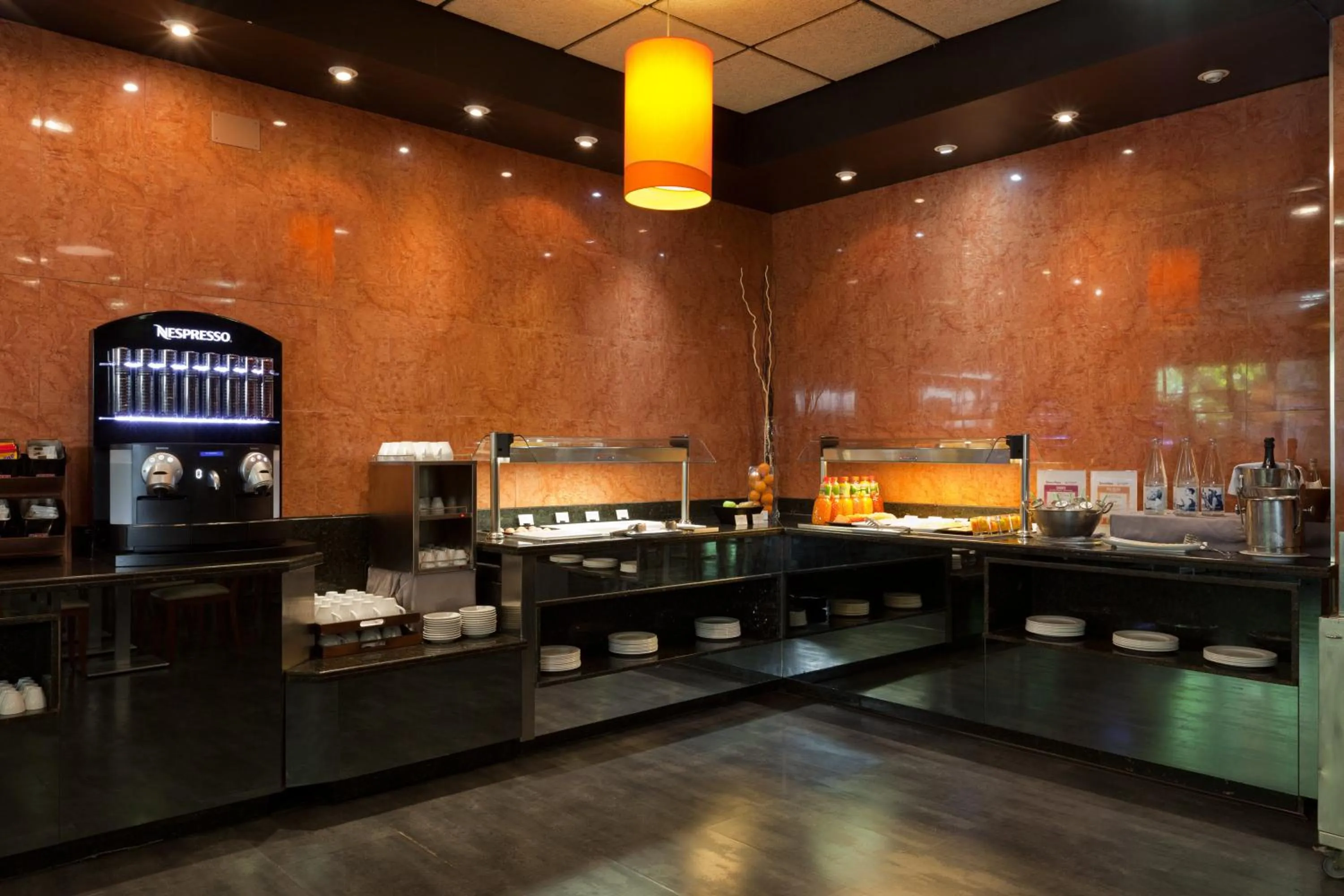 Food and drinks in Senator Barajas