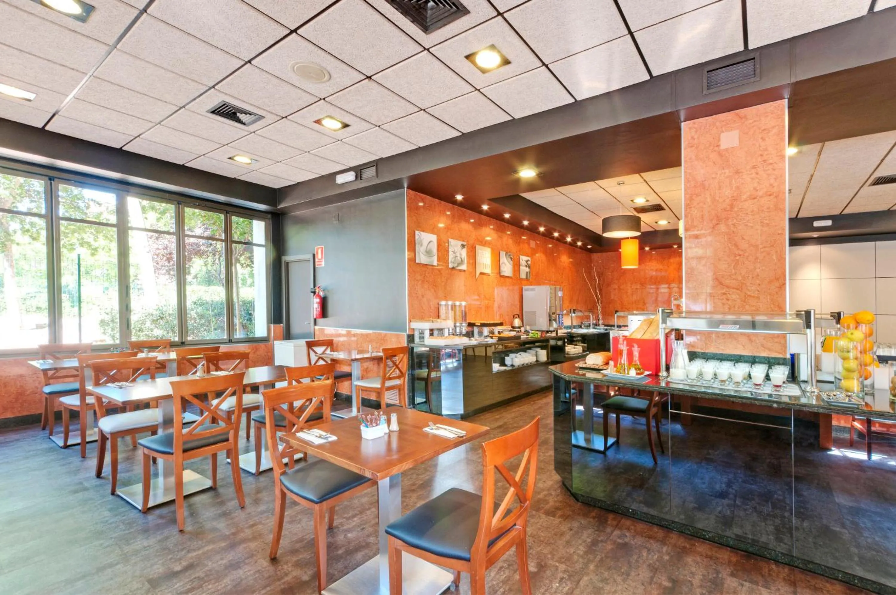 Restaurant/places to eat in Senator Barajas