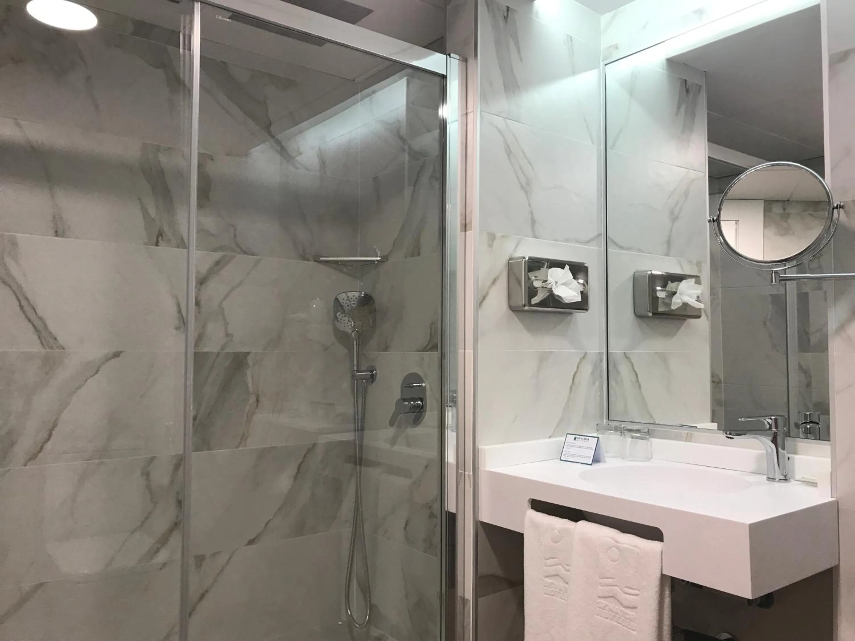 Bathroom in Senator Barajas