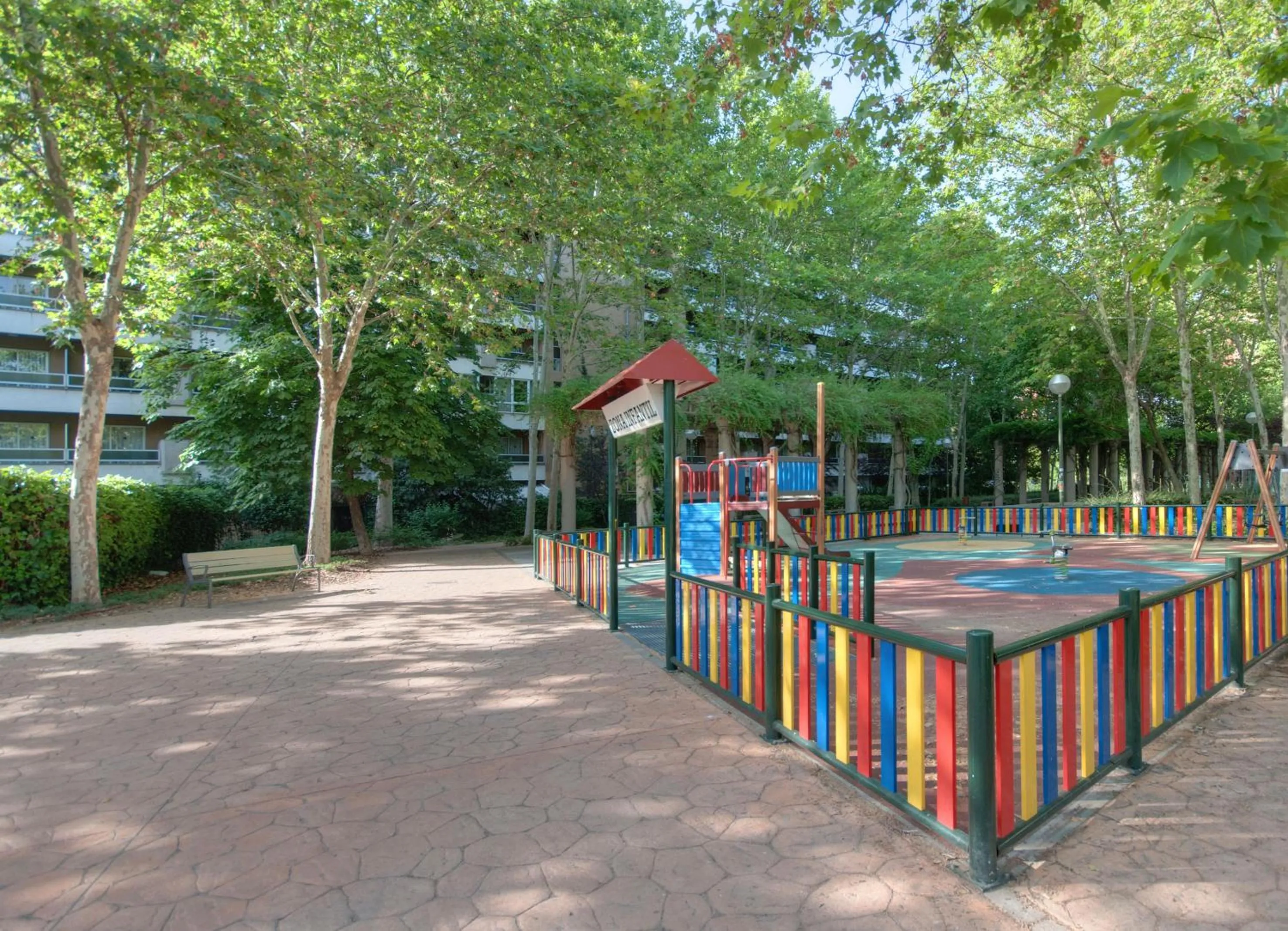 Facade/entrance in Senator Barajas