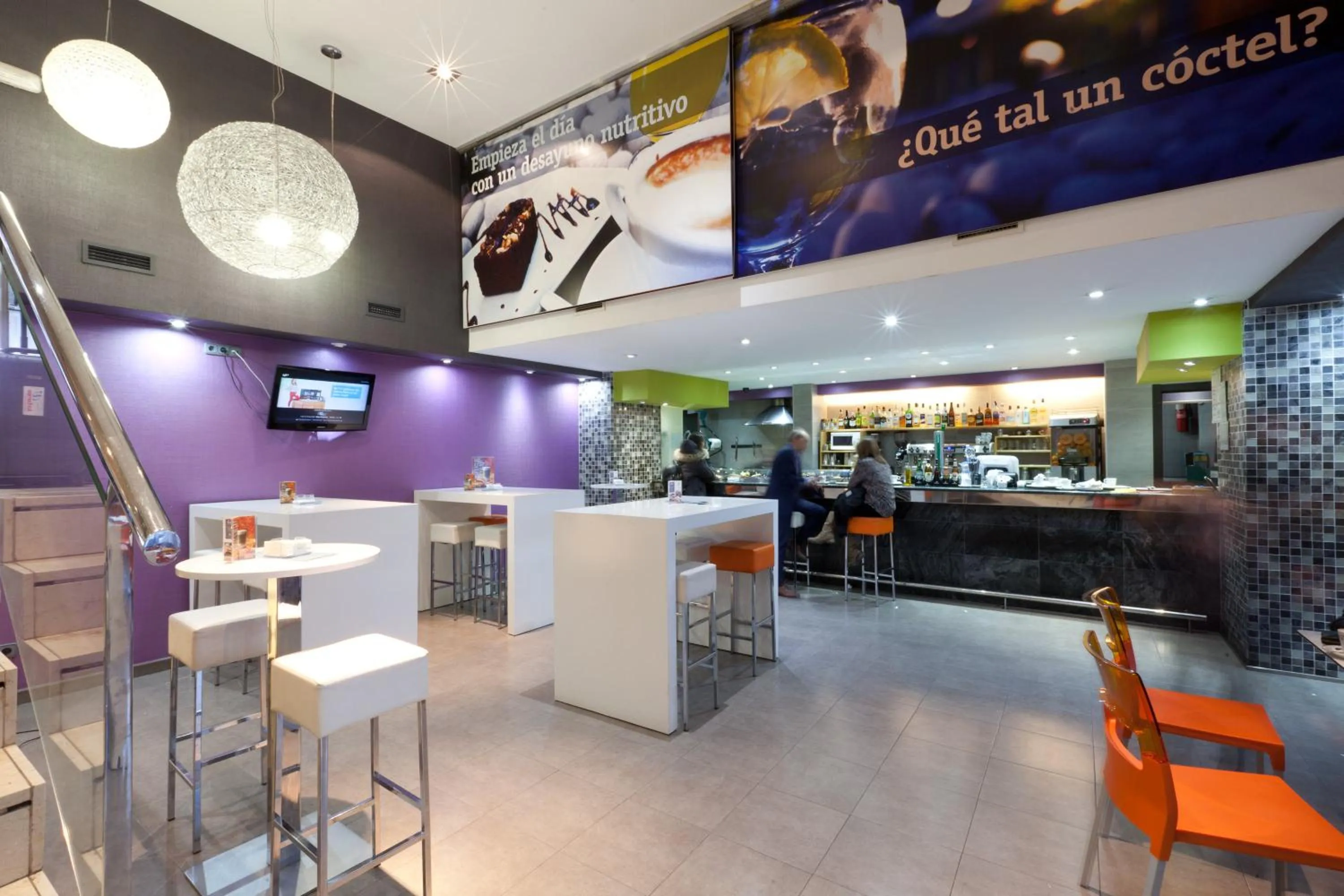 Lounge or bar in Senator Barajas