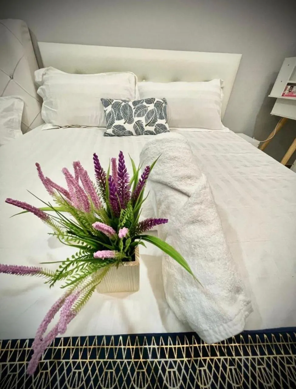 Bed in VIVACITY JAZZ 4 SUITES , 2-8PAx 2CARD LEVEL 12