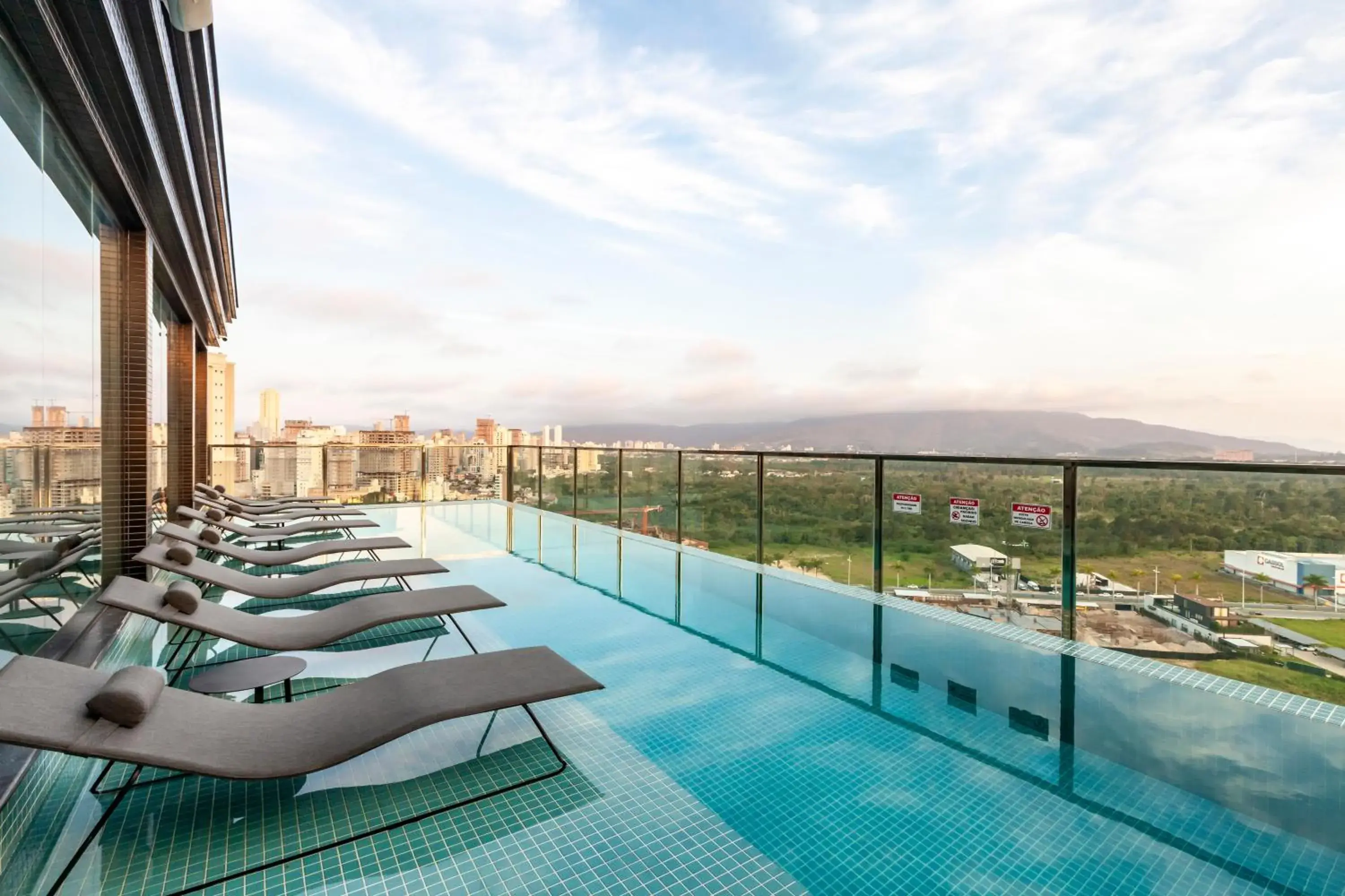 Swimming pool in Tri Hotel Premium Itapema Swimming pool in Tri Hotel Premium Itapema