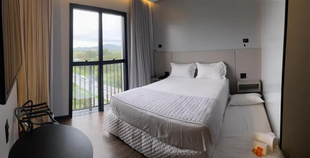 Bedroom, Bed in Tri Hotel Premium Itapema