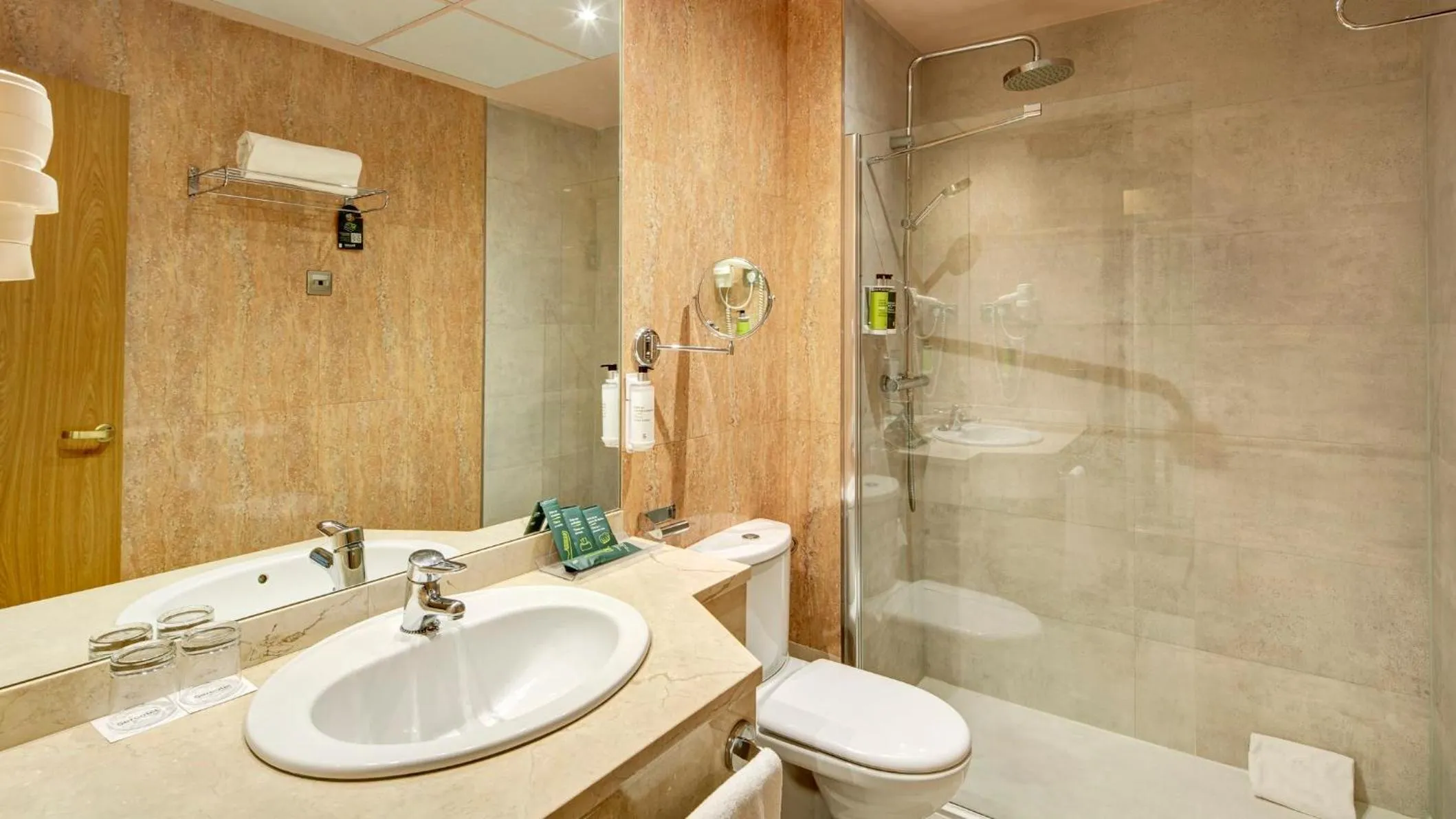 Photo of the whole room in Sercotel Alcalá 611