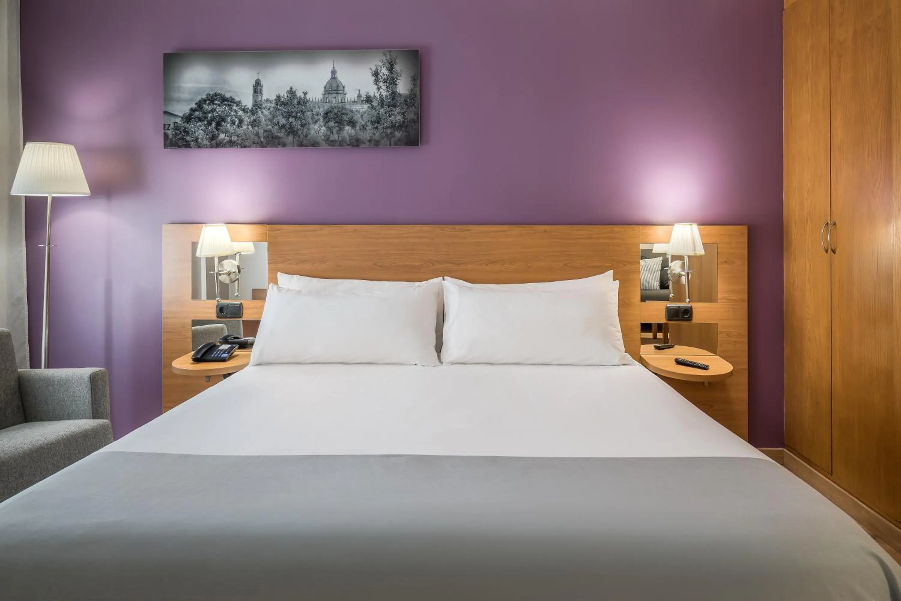 Bed in Hotel Jerez Centro