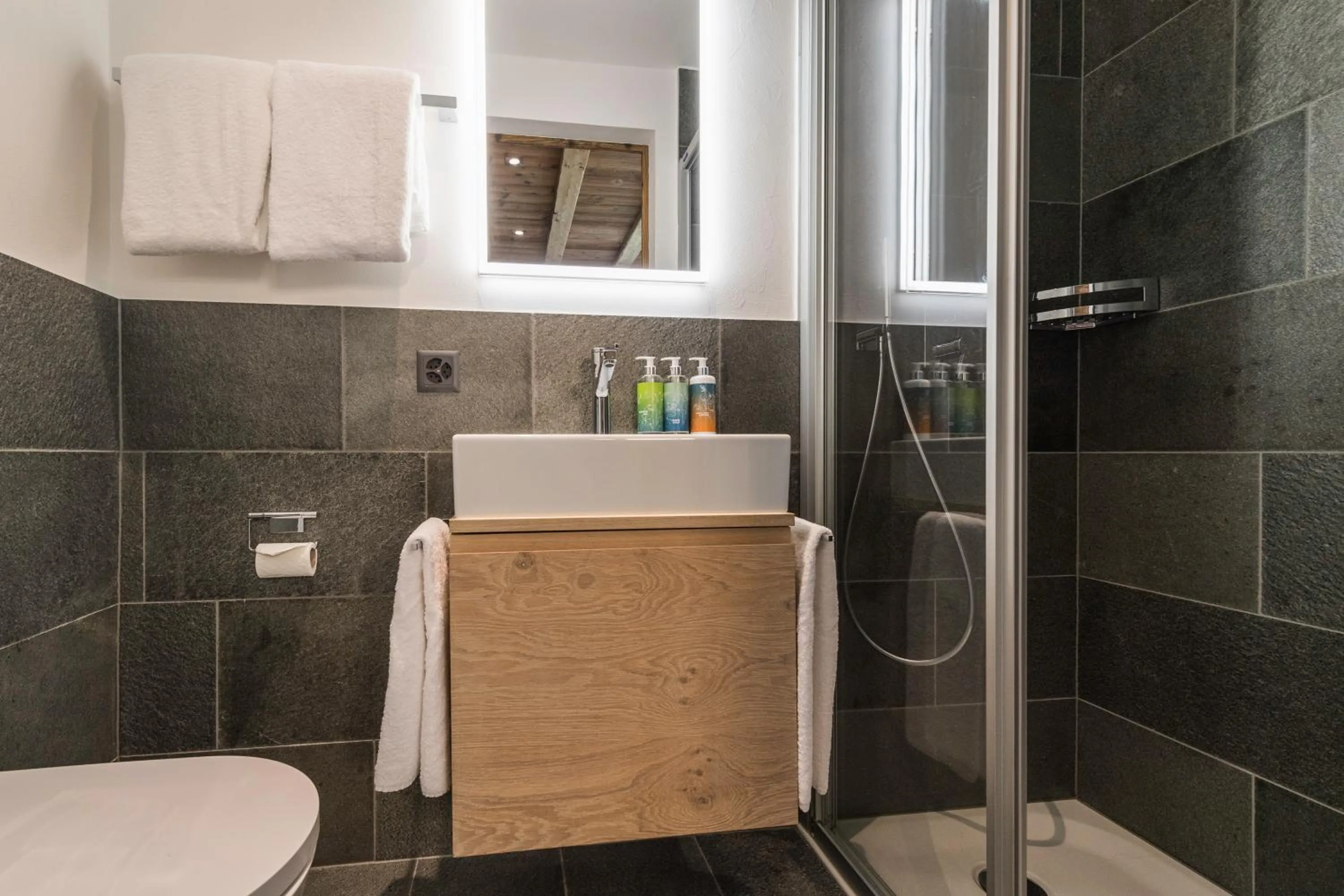 Bathroom in Piccola Fiamma by Pizzo Fiamma