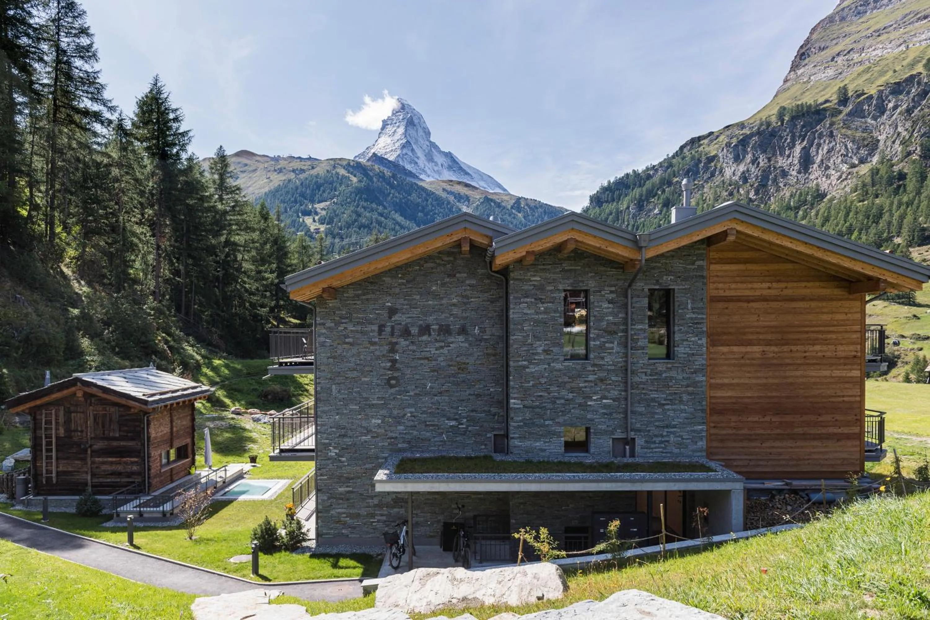 Property building in Piccola Fiamma by Pizzo Fiamma