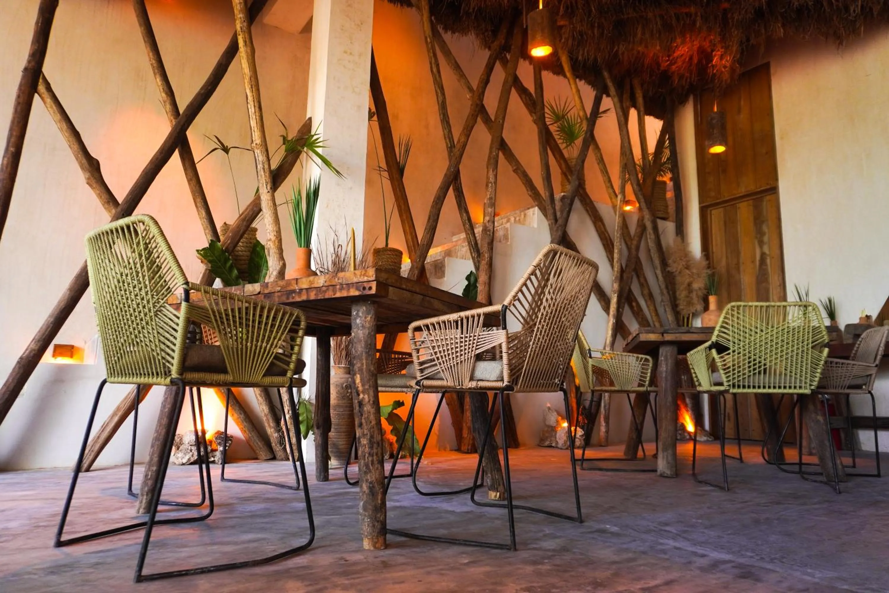 Restaurant/places to eat in Naya Bacalar Lagoon Front Hotel