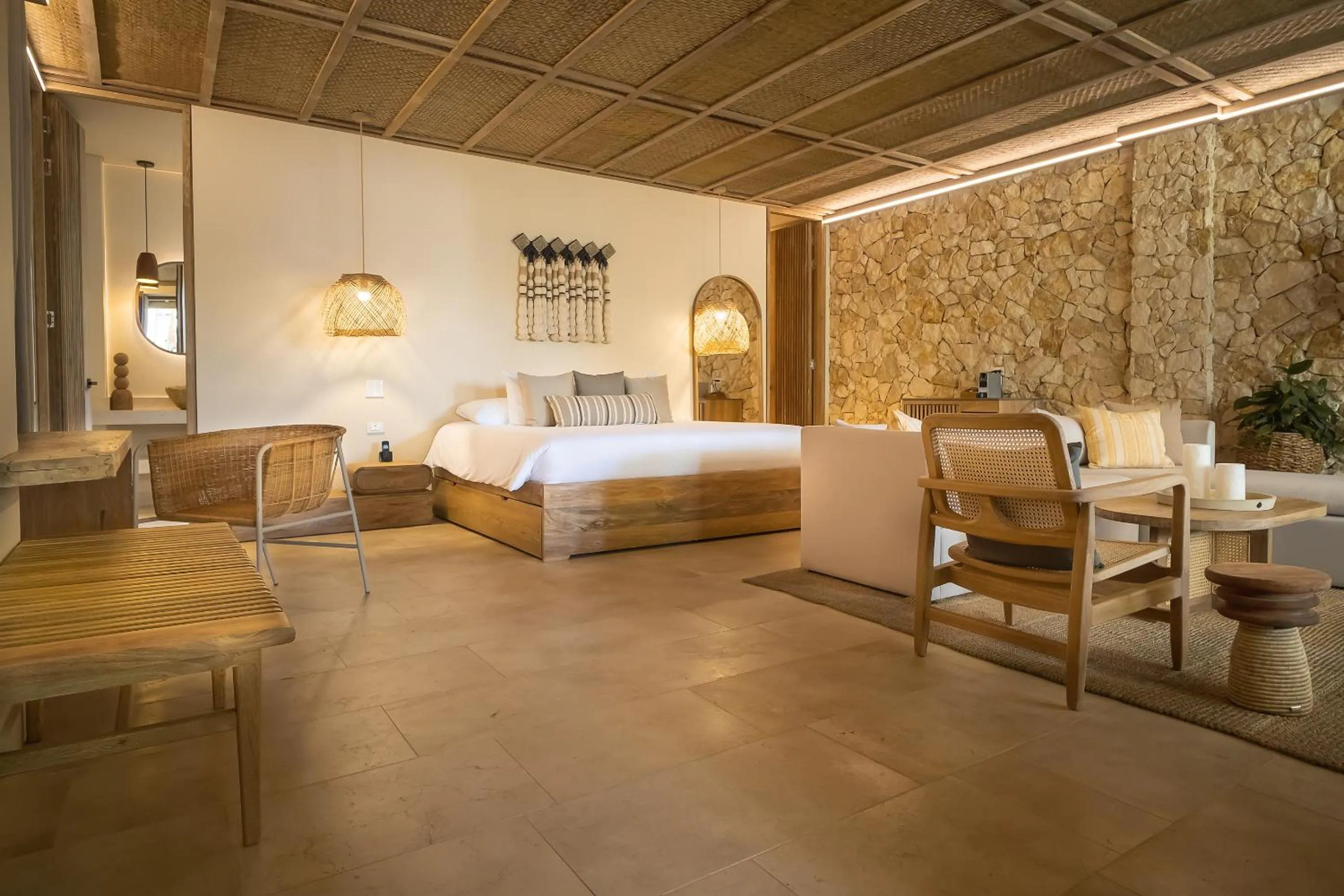 Bedroom, Bed in Hotel Aimarawa