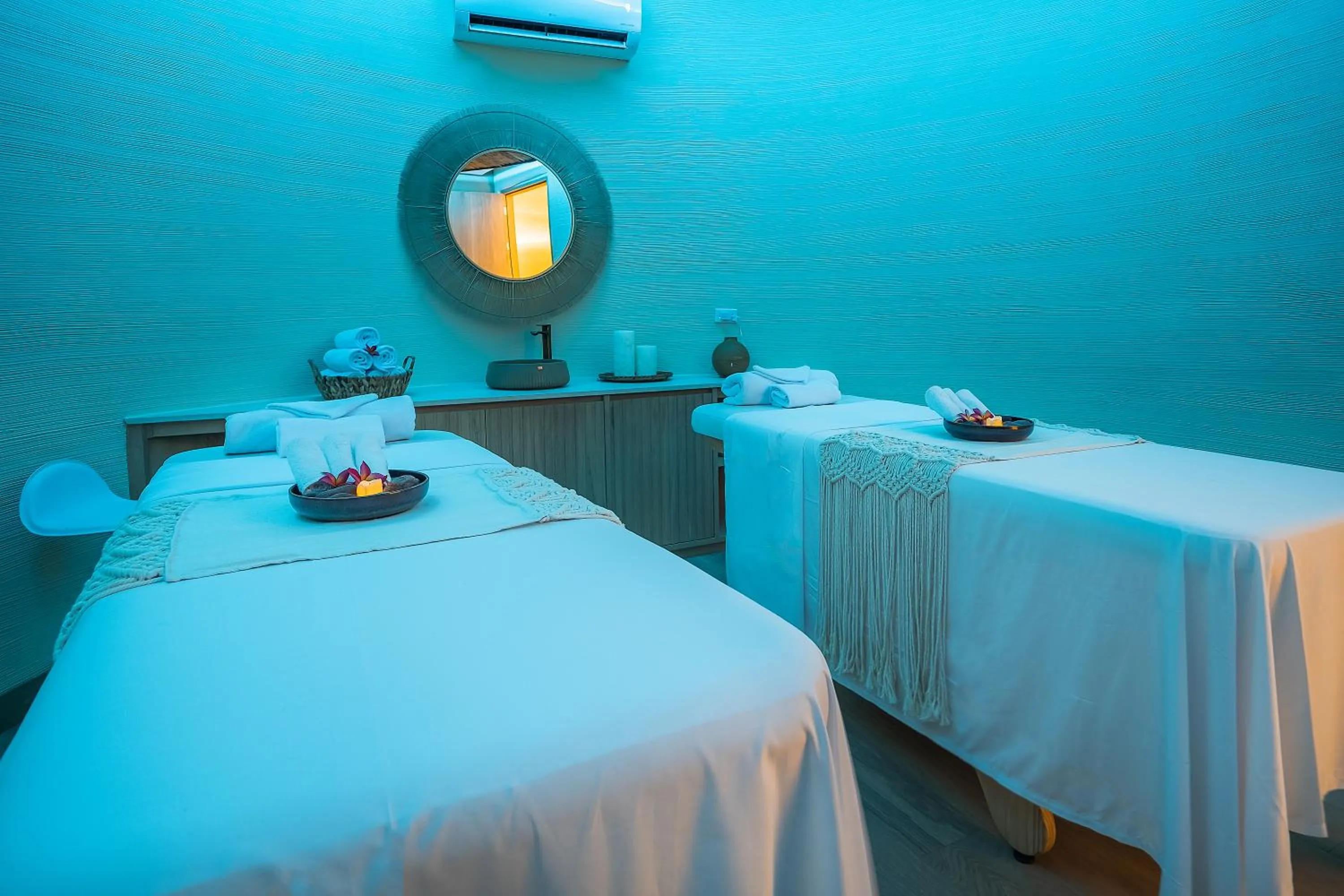 Spa and wellness centre/facilities, Bed in Hotel Aimarawa
