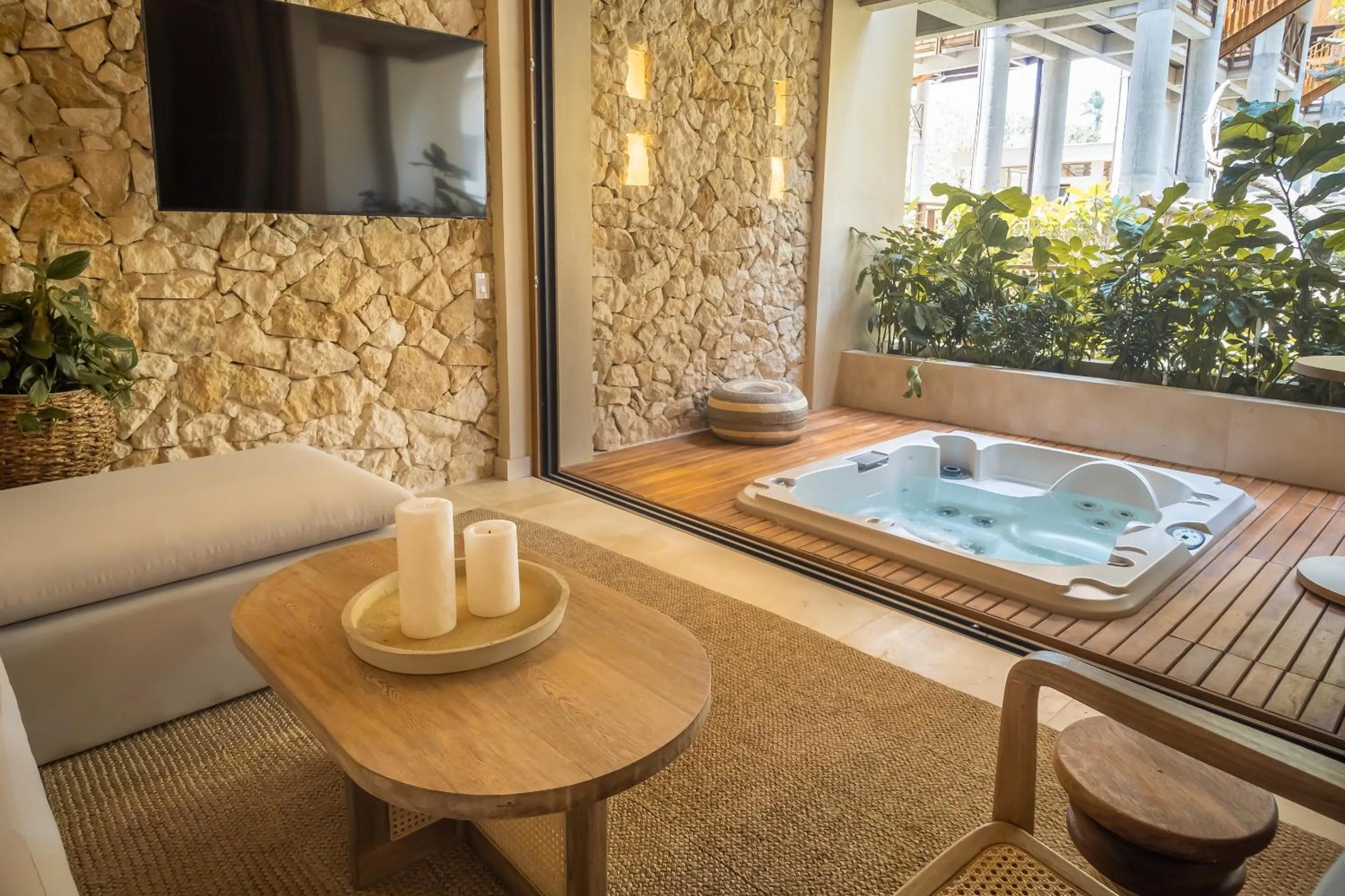 Hot Tub in Hotel Aimarawa