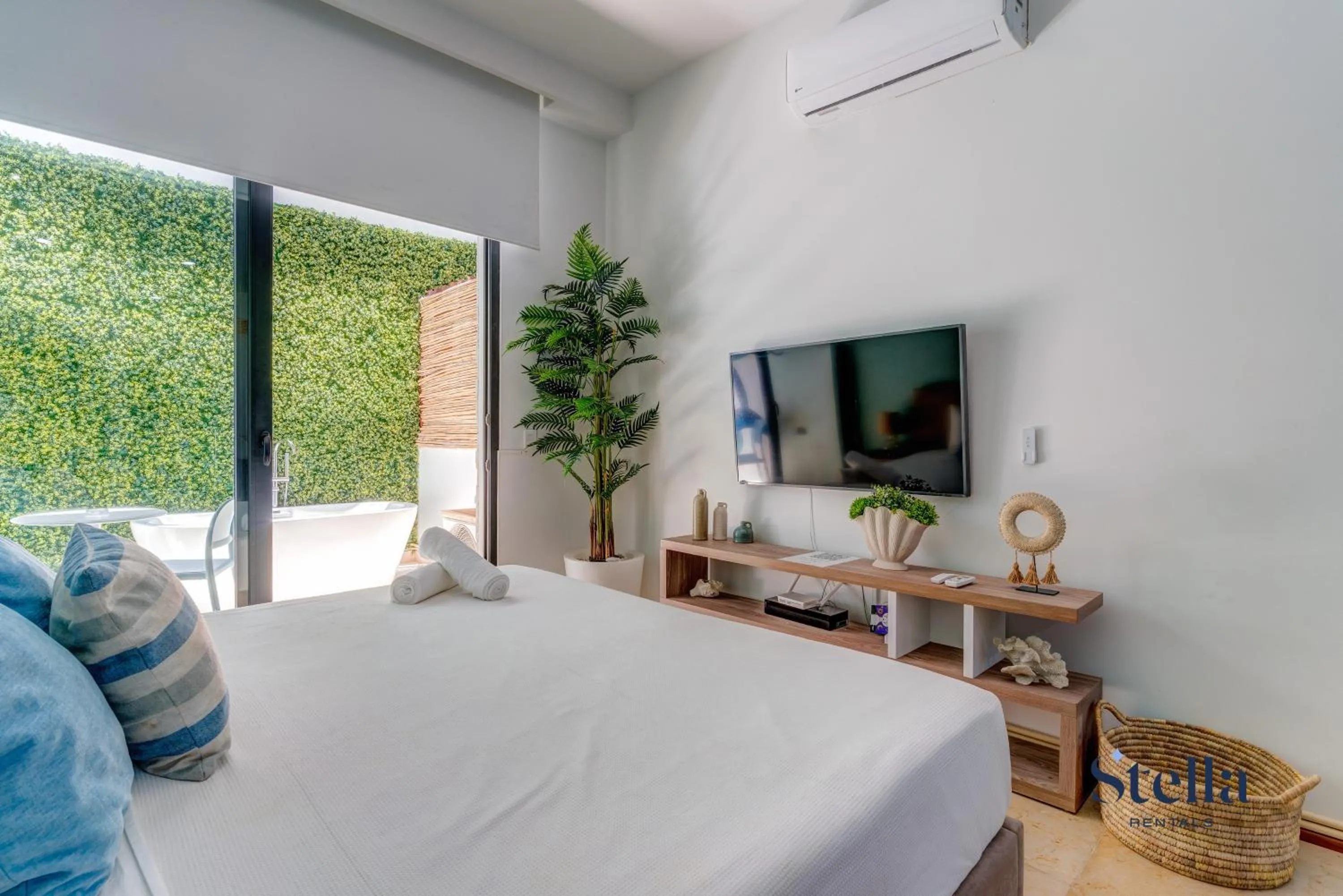 Bedroom, Bed in Oceanview Infinity Pool, Steps to 5th Ave & Beach