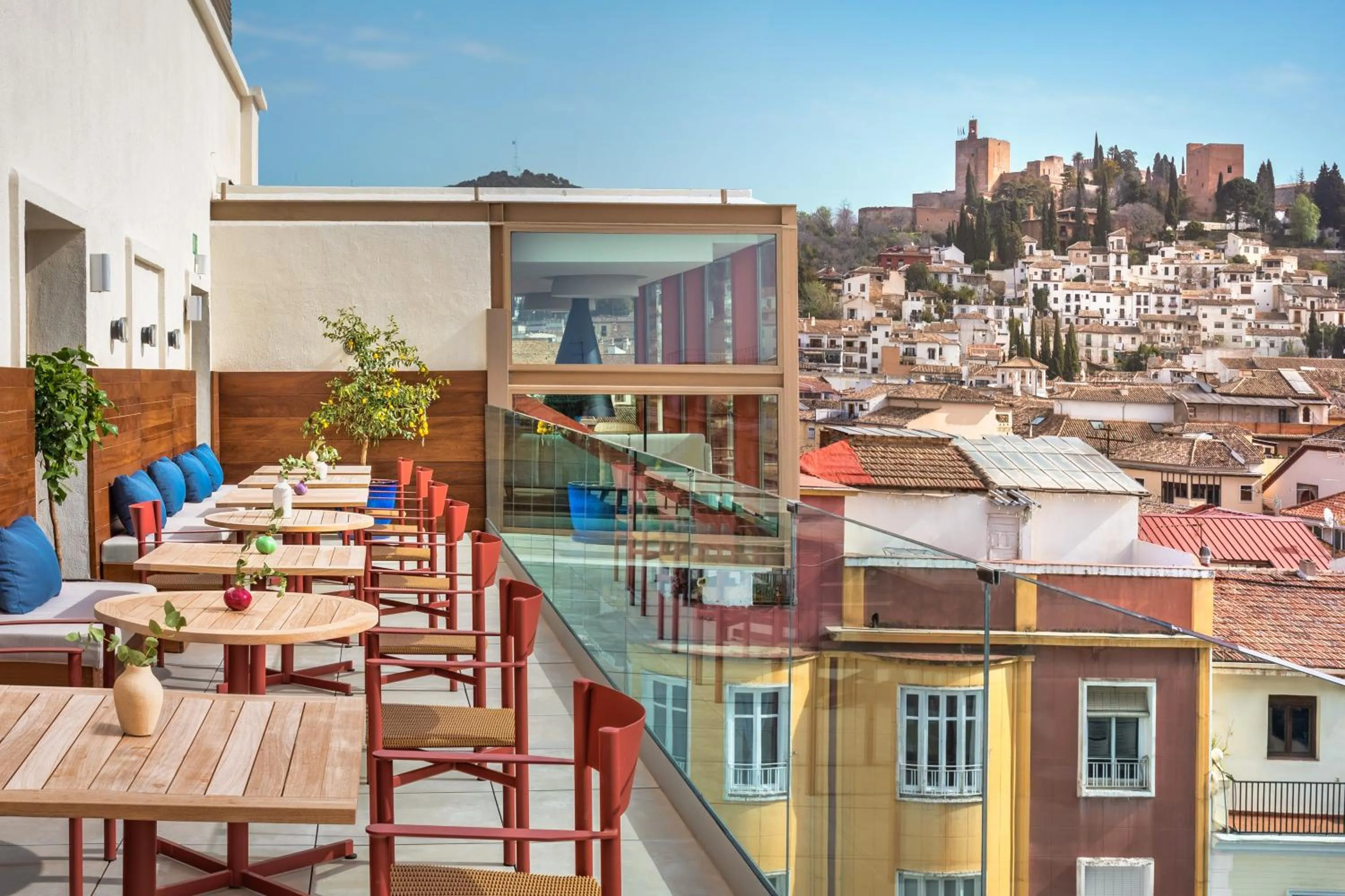 Restaurant/places to eat in Meliá Granada