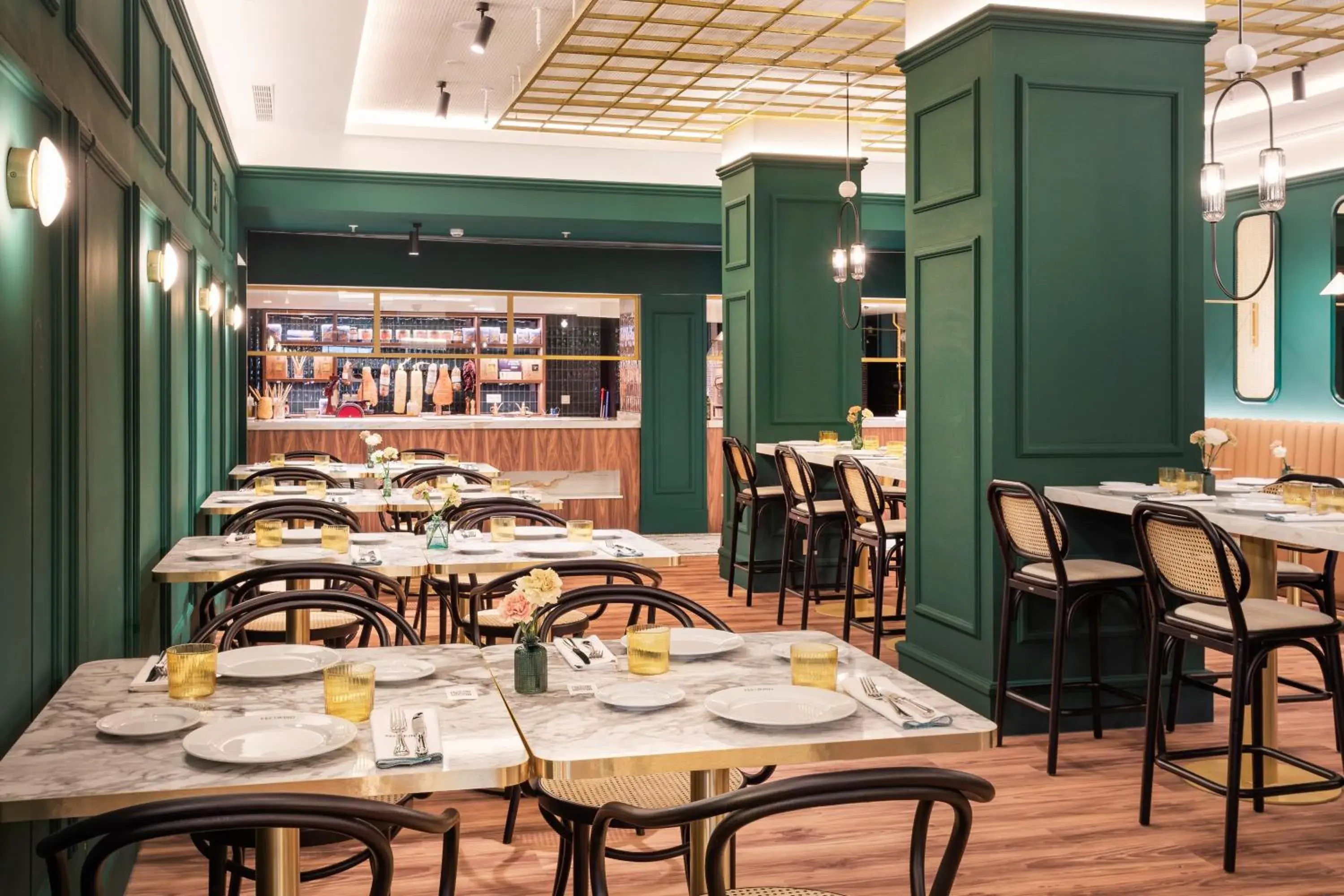 Restaurant/places to eat in Meliá Granada Restaurant/places to eat in Meliá Granada