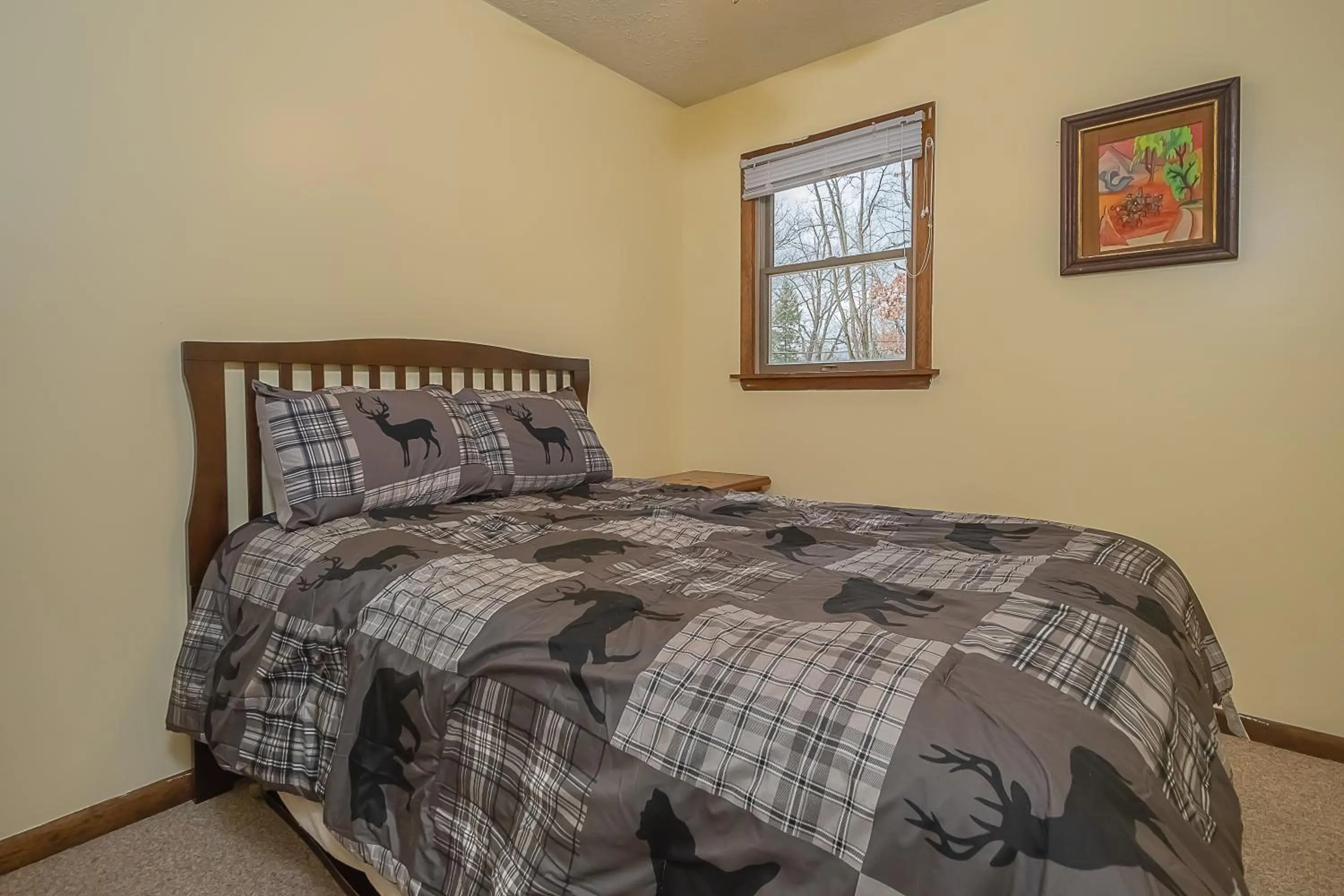 Property building, Bed in Fawn View Cabin