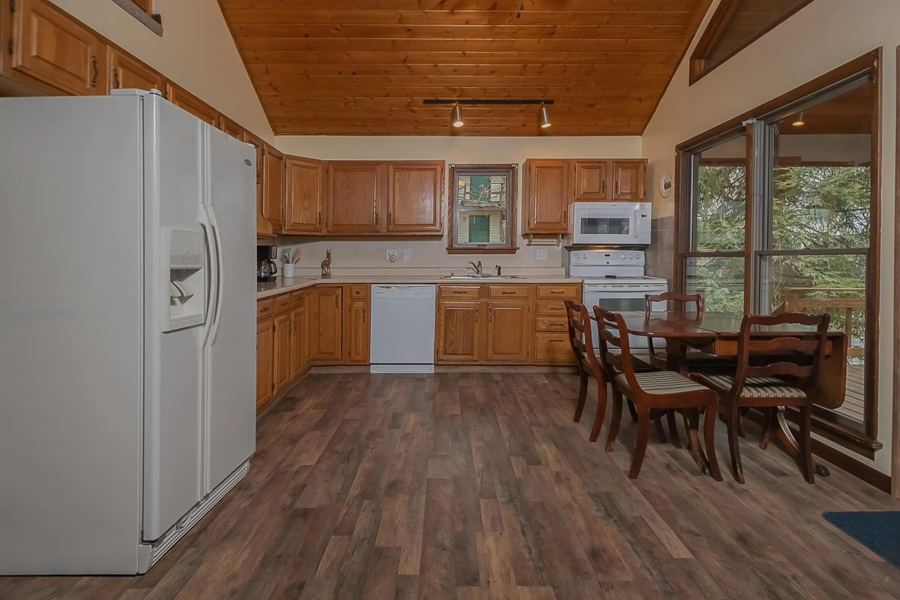 Property building in Fawn View Cabin
