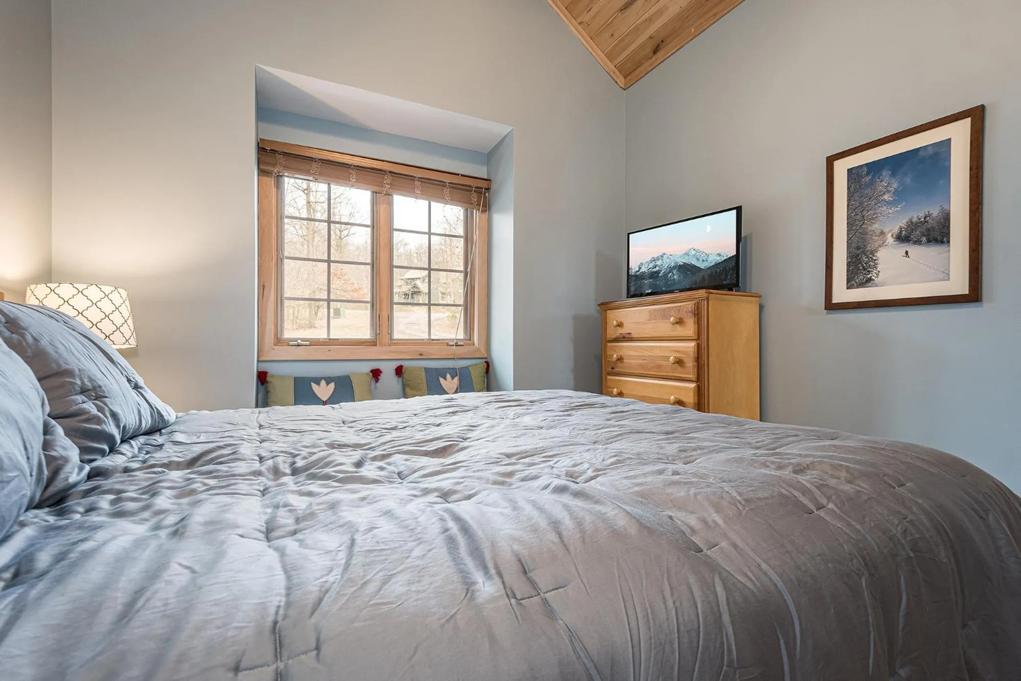 Property building in Glass Mountain Lodge