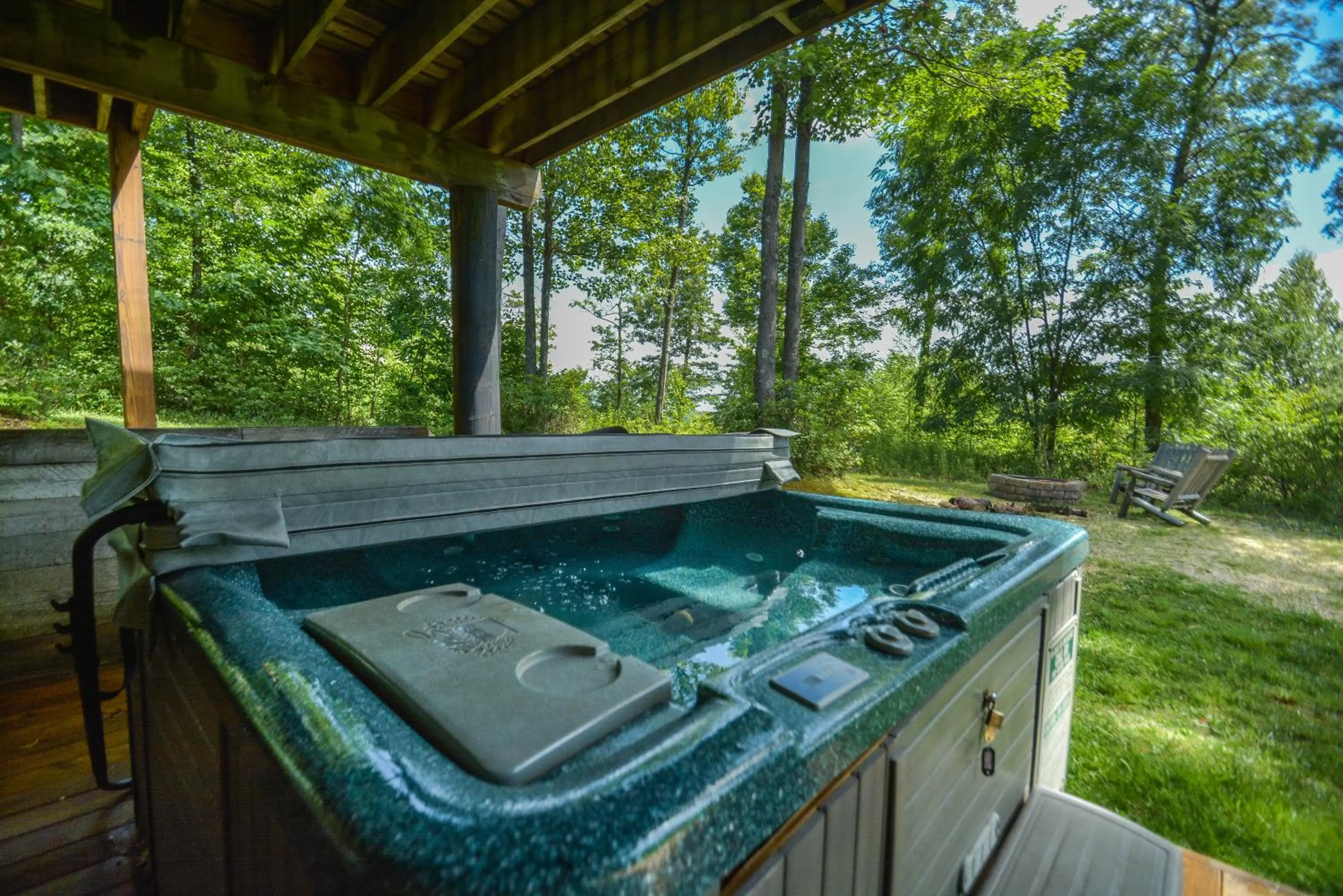 Property building in Glass Mountain Lodge
