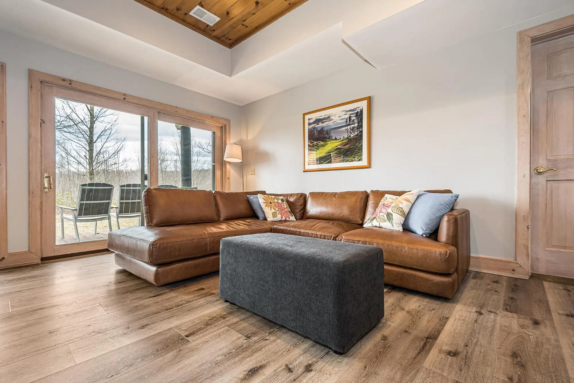 Property building in Glass Mountain Lodge