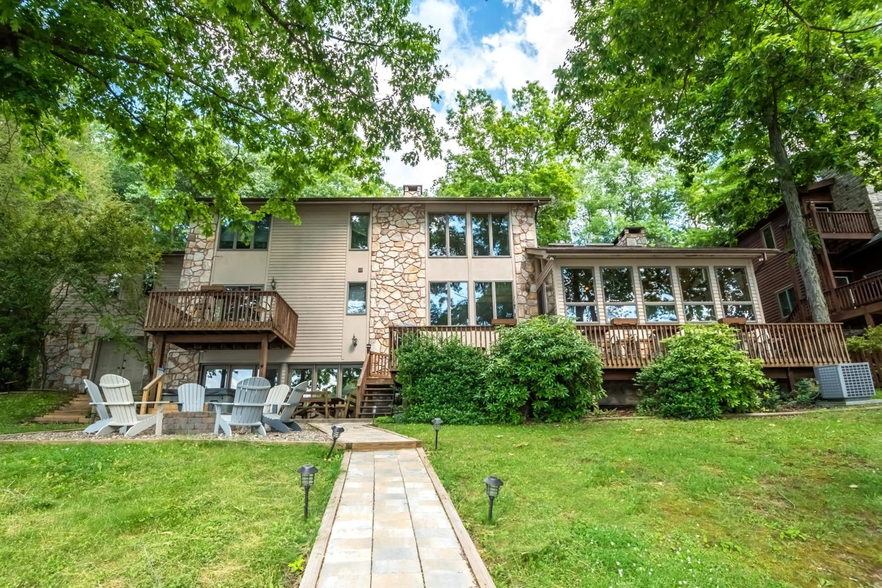 Property building in Gone Fish Inn