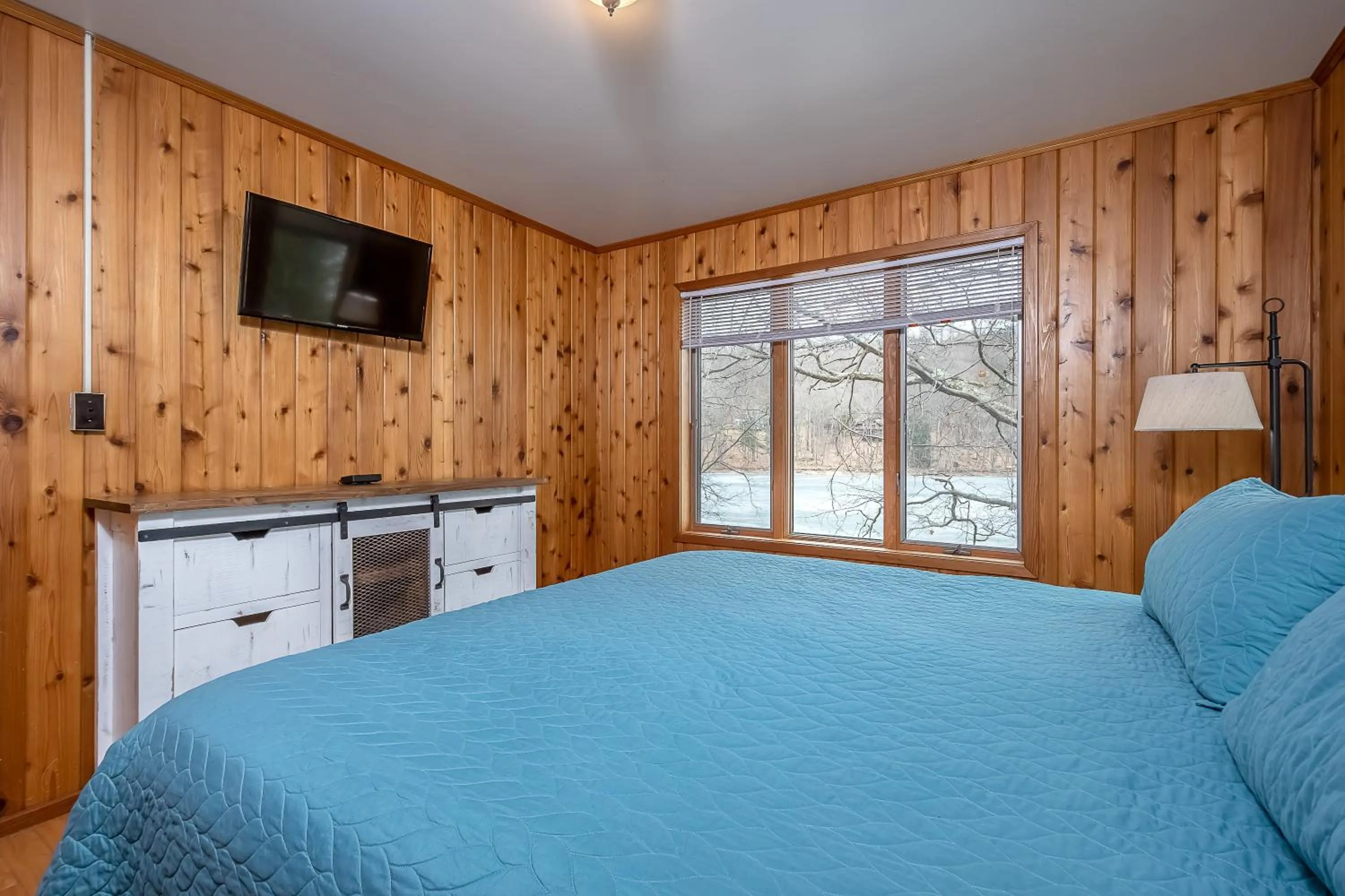 Property building, Bed in Gone Fish Inn