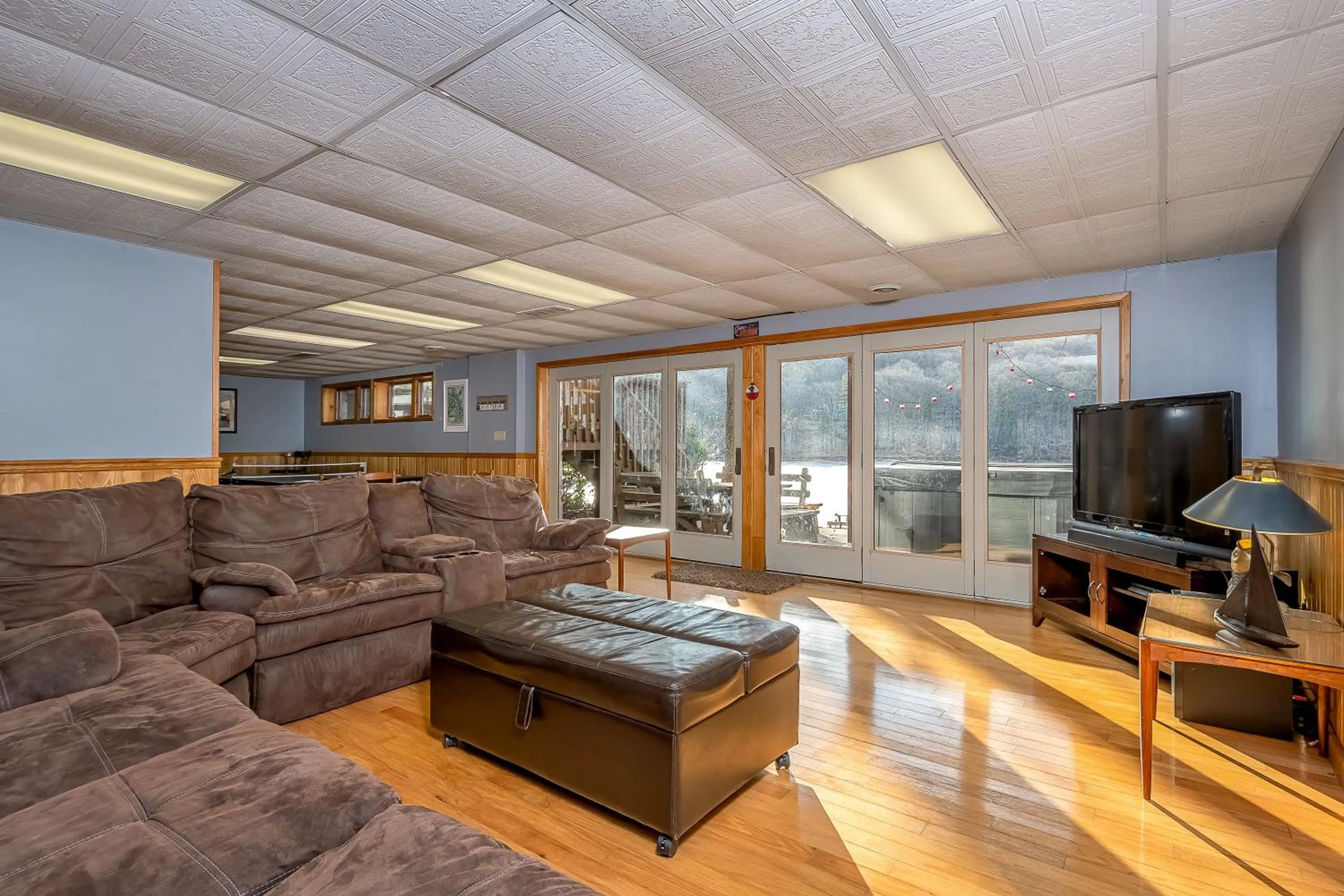 Property building in Gone Fish Inn