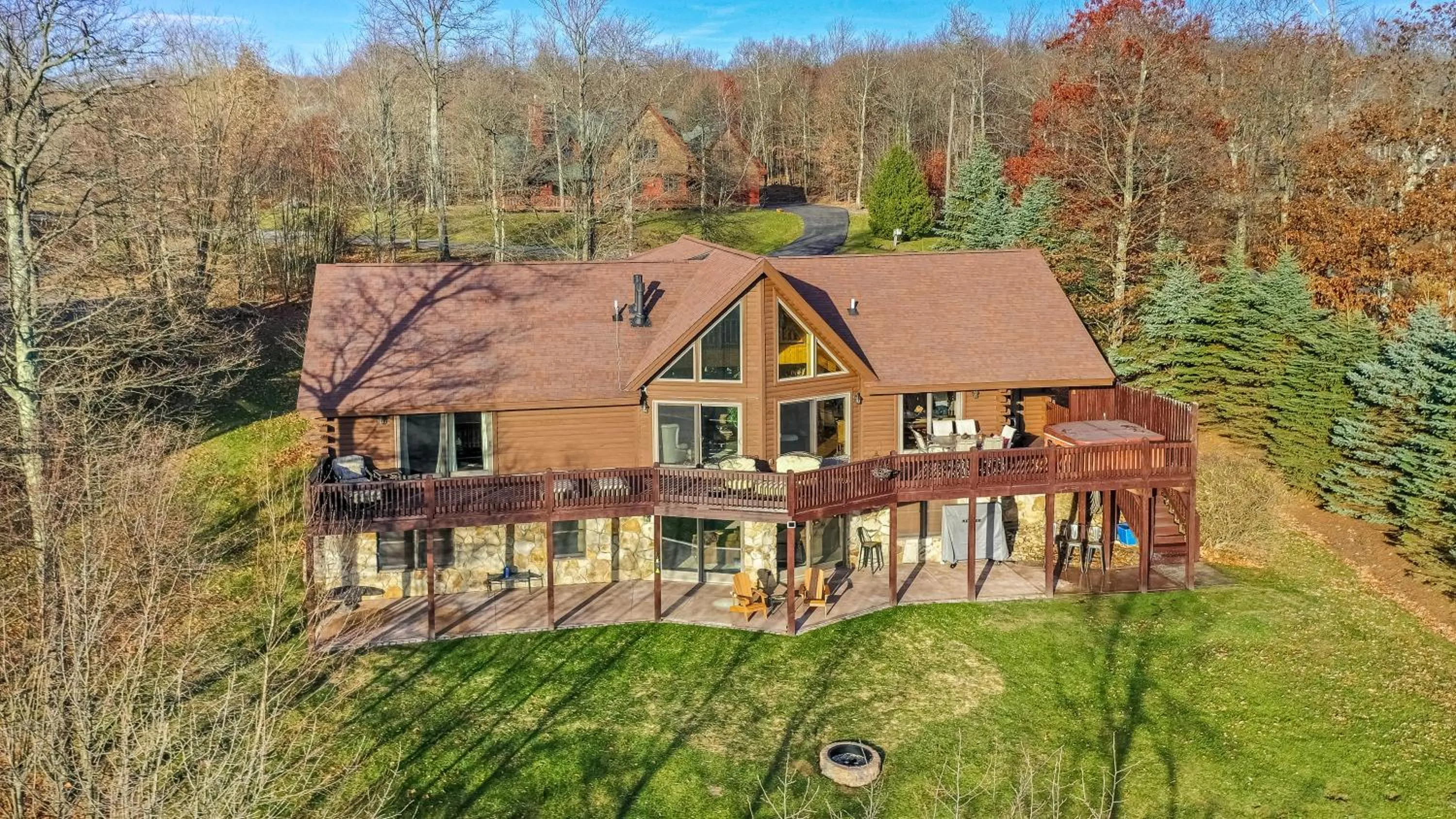 Property building in Happyplace Hideaway