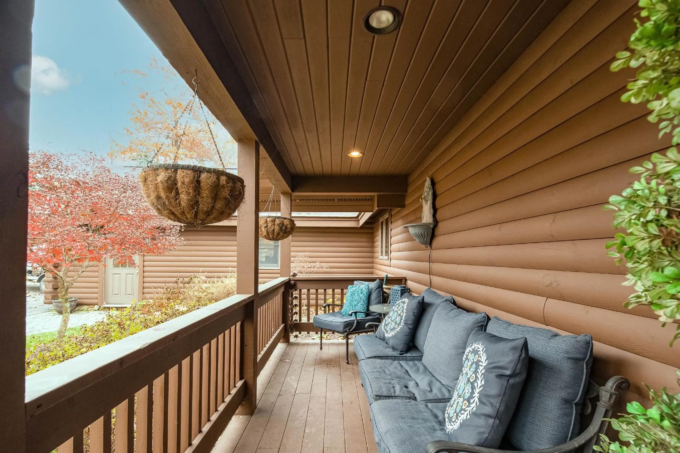 Property building in Happyplace Hideaway