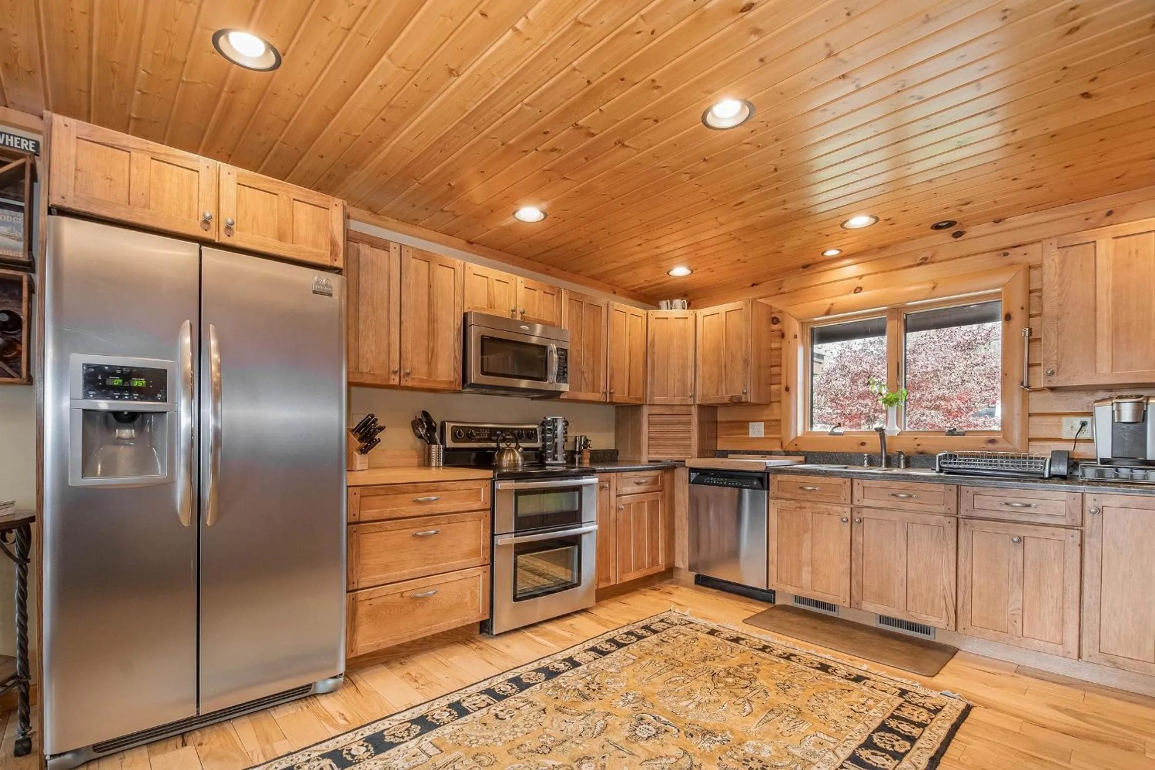 Property building in Happyplace Hideaway