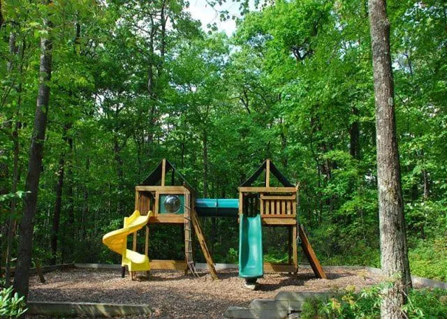 Property building in Happyplace Hideaway