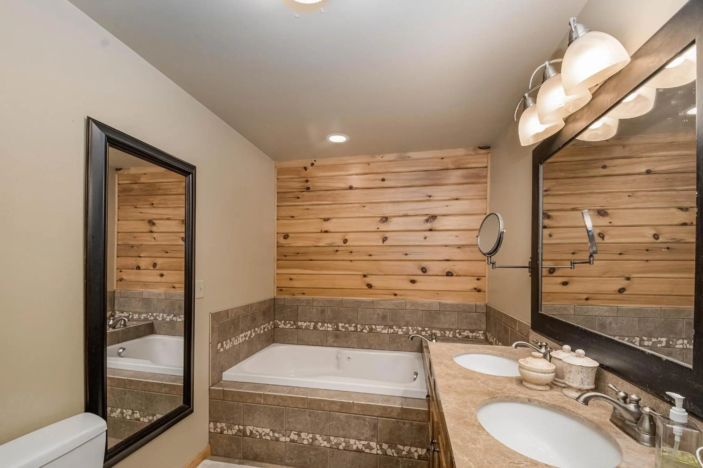 Property building in Happyplace Hideaway