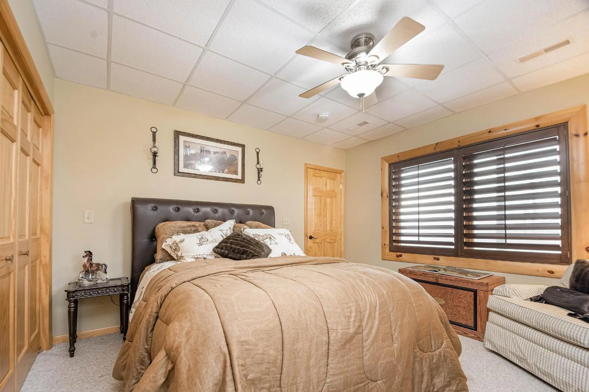 Property building, Bed in Happyplace Hideaway