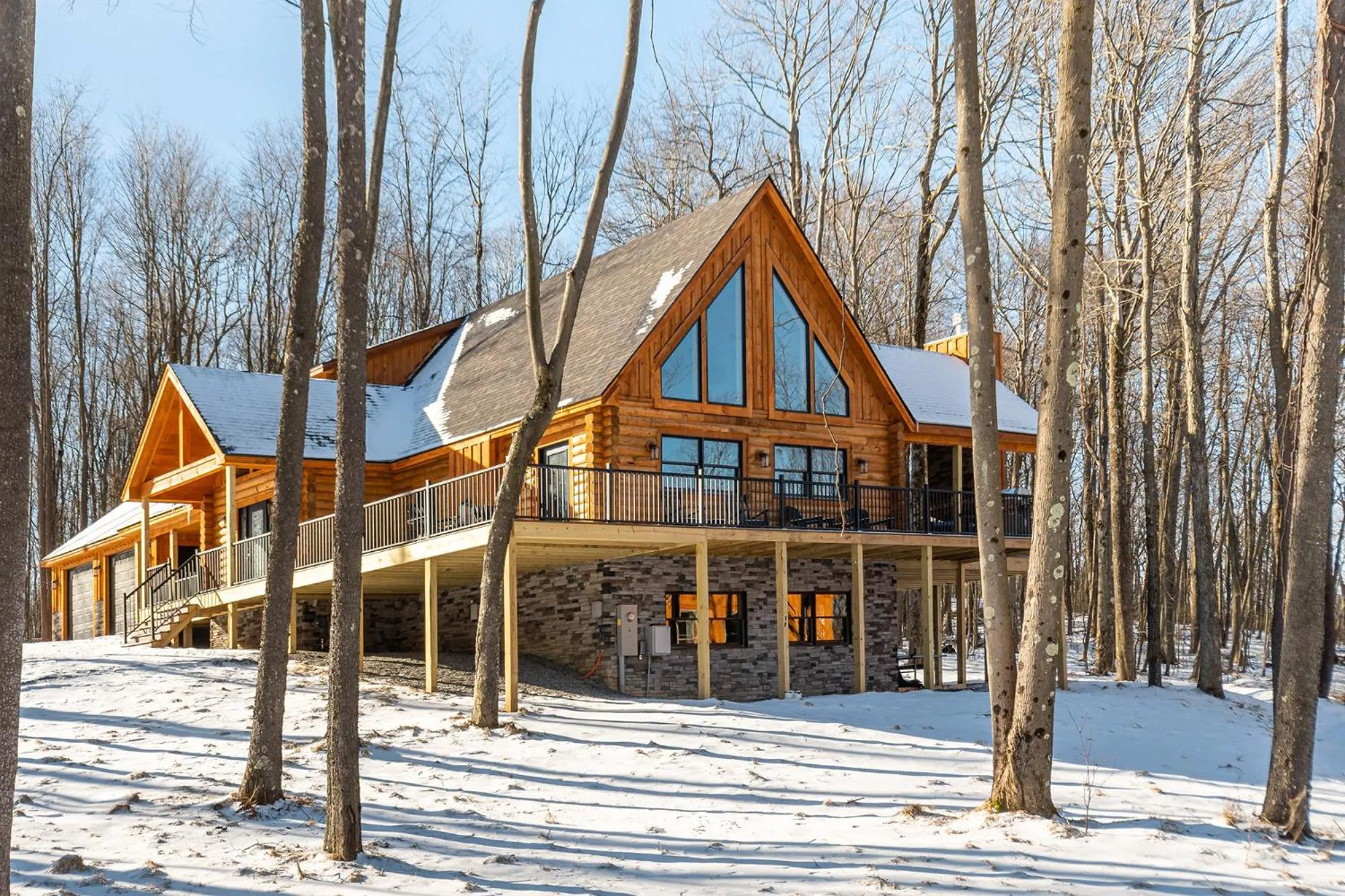 Property building in Honey Bear Hideaway