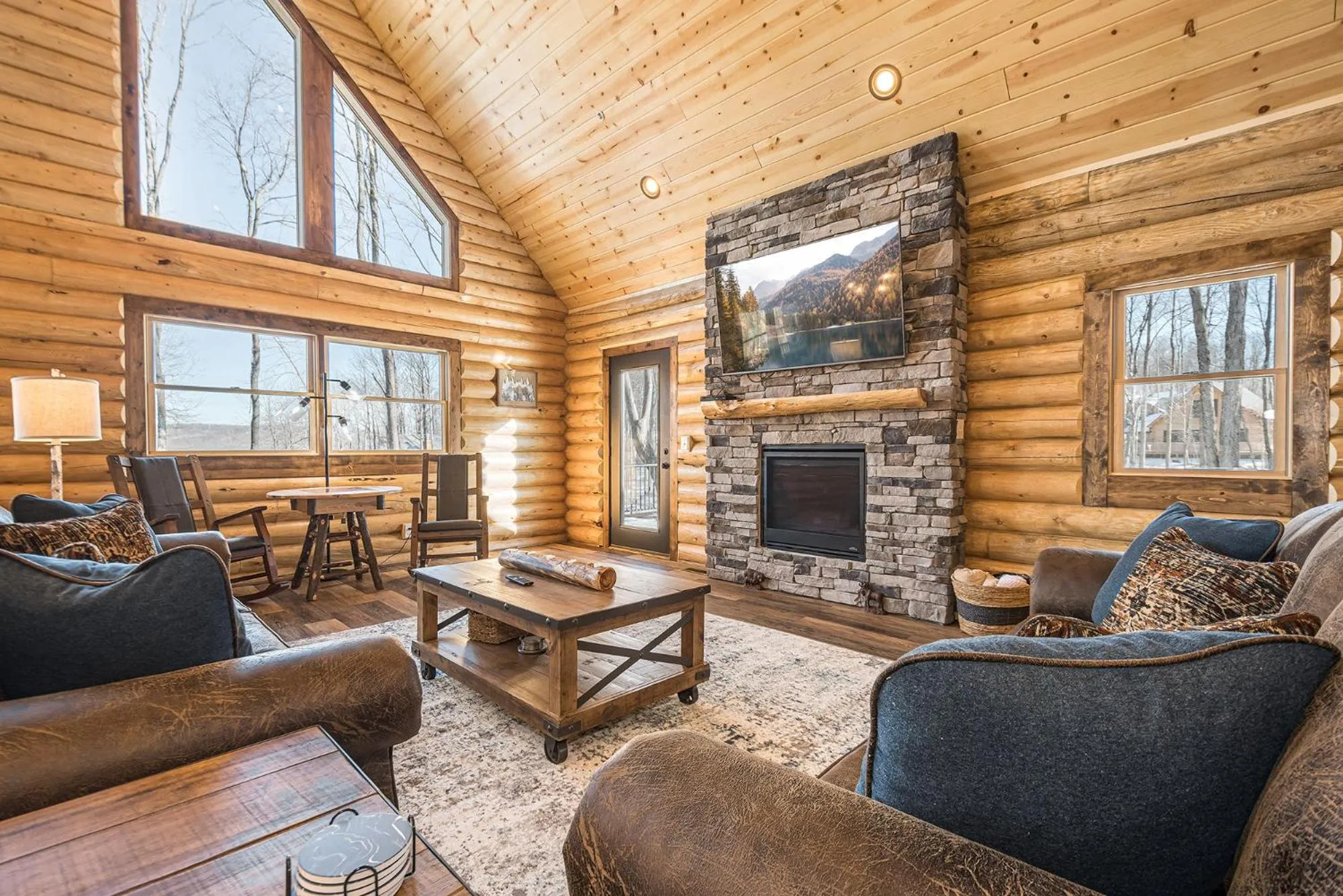 Property building in Honey Bear Hideaway