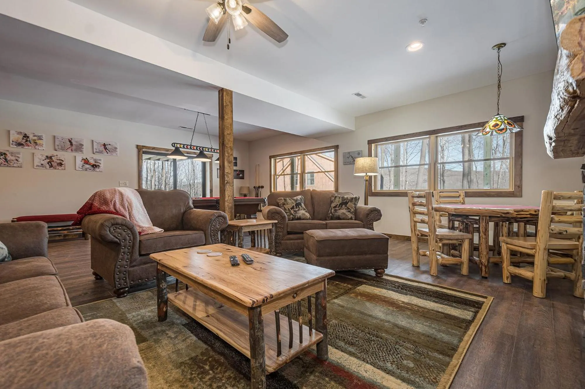 Property building in Honey Bear Hideaway