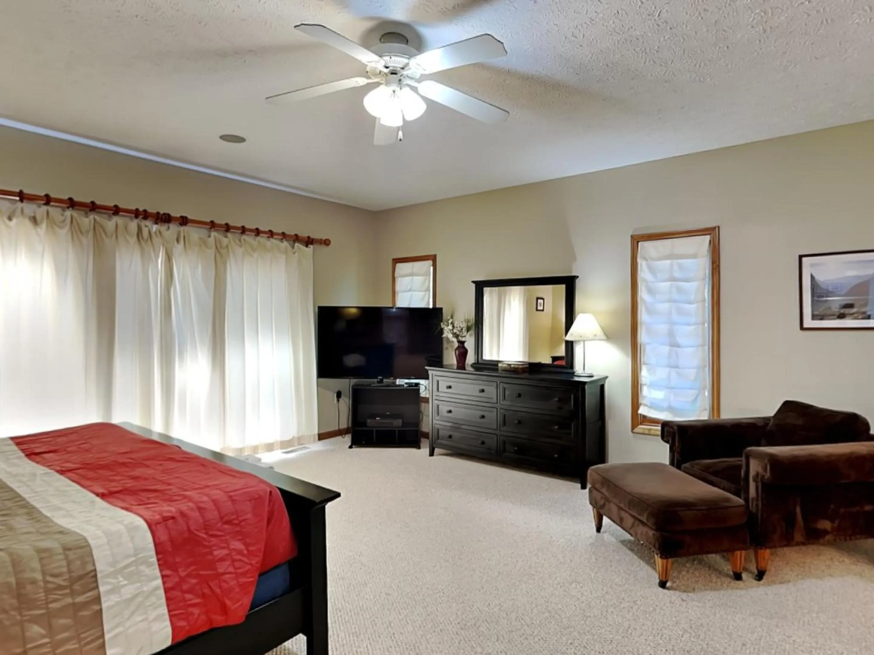 Bed in Lake Dreaming