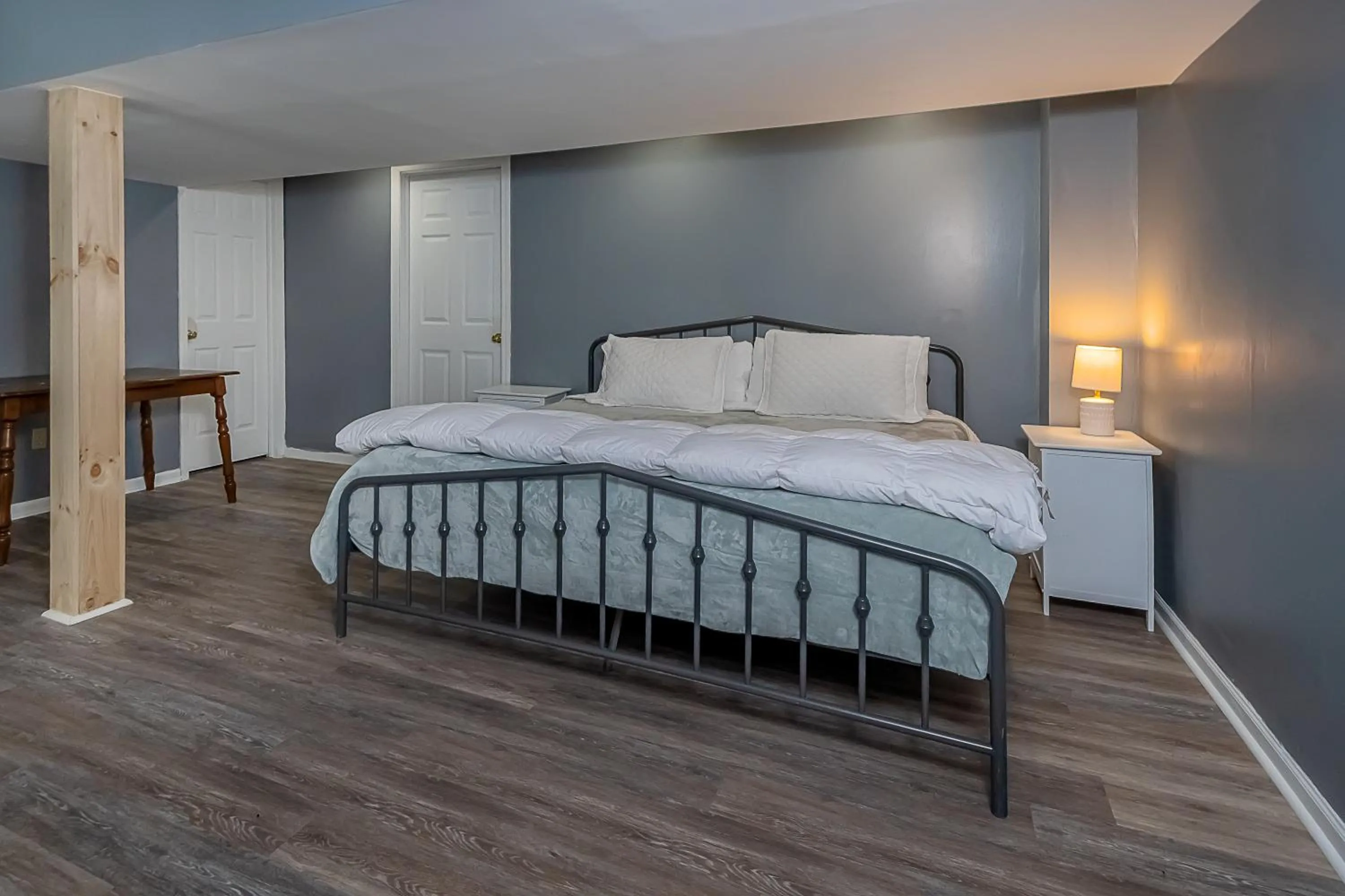 Property building, Bed in Lake Life HQ