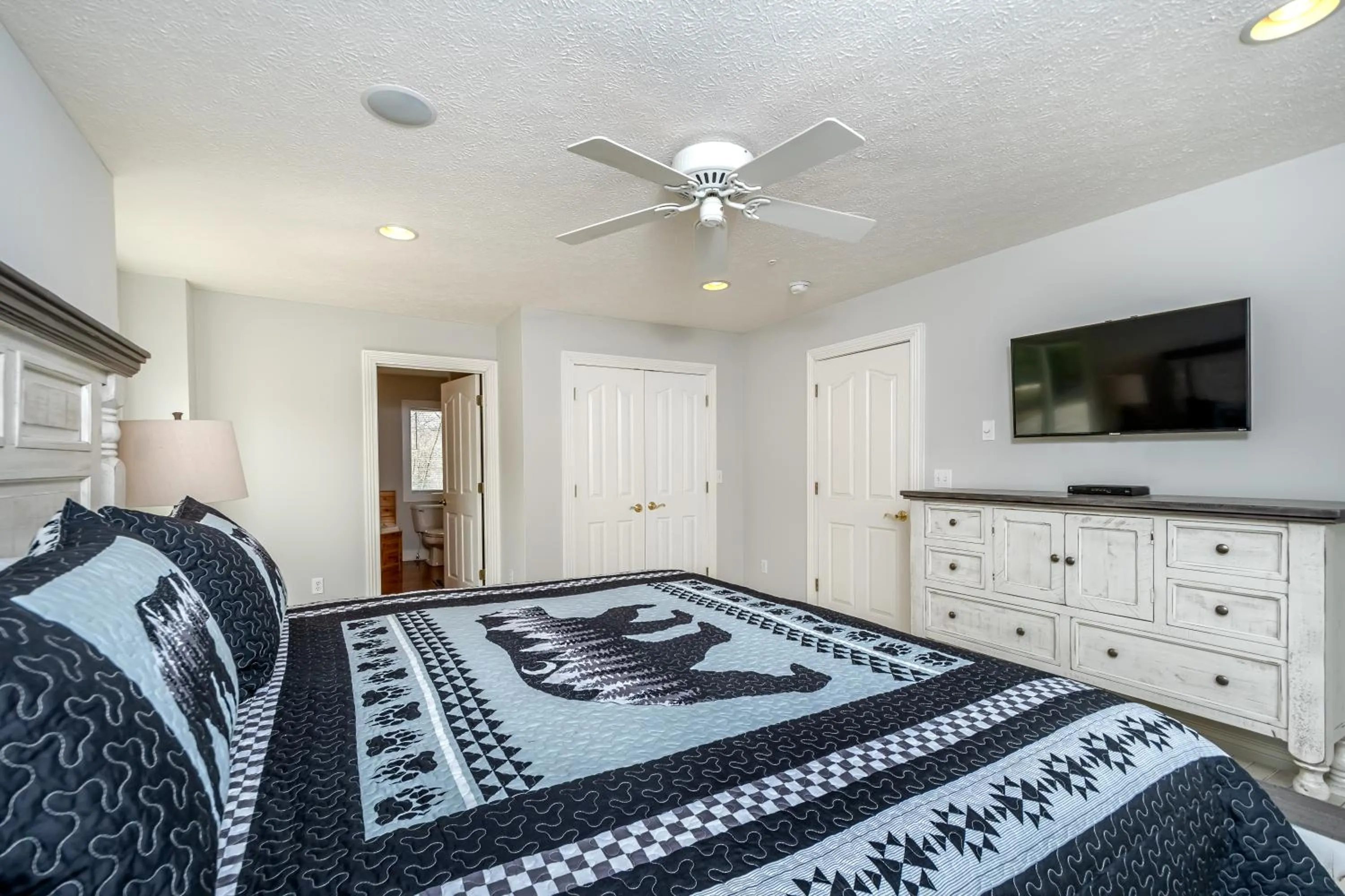 Property building, Bed in Leap Away