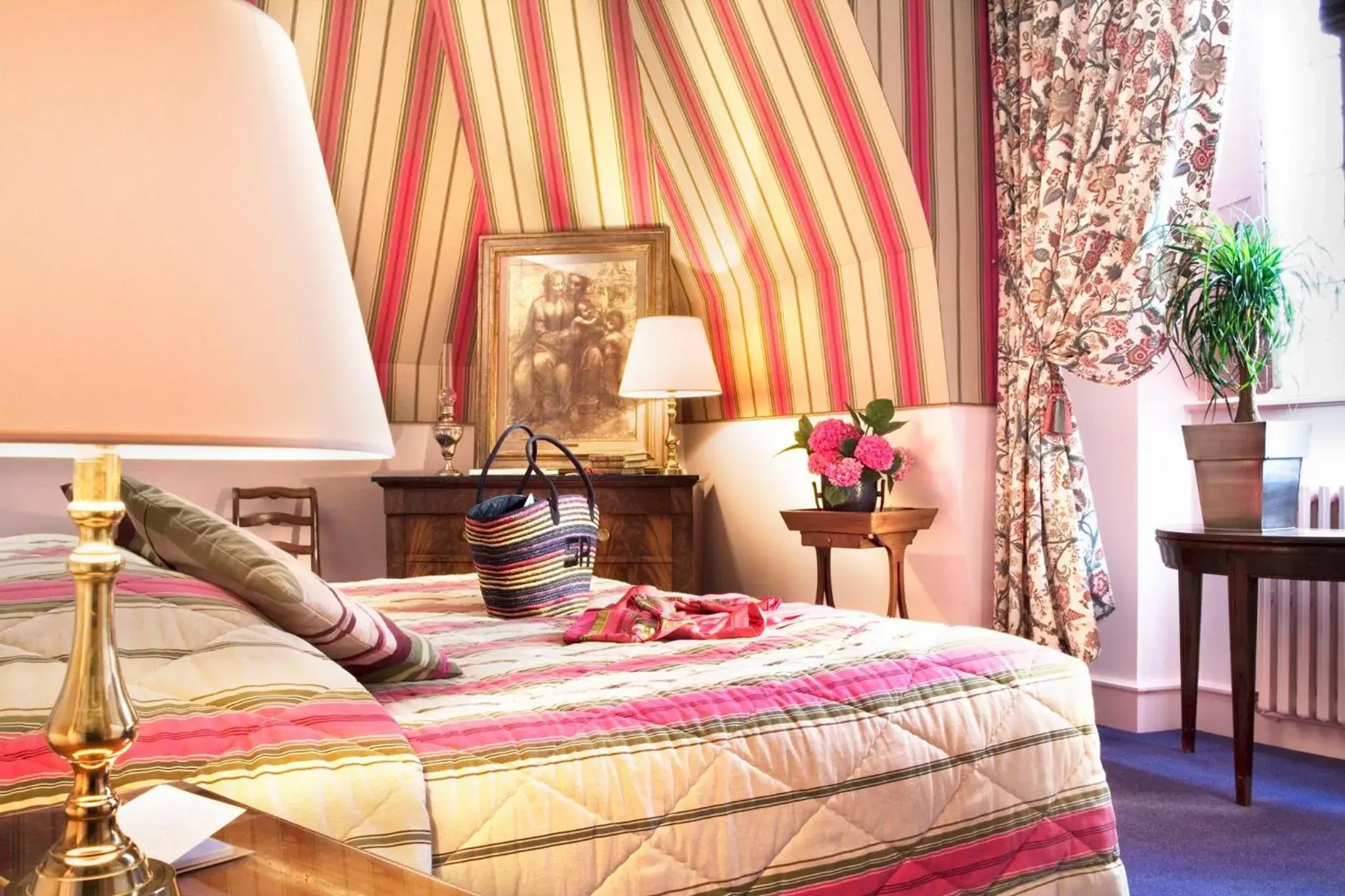 Bedroom, Bed in Château de Noizay - ChâteauZen Bedroom, Bed in Château de Noizay - ChâteauZen