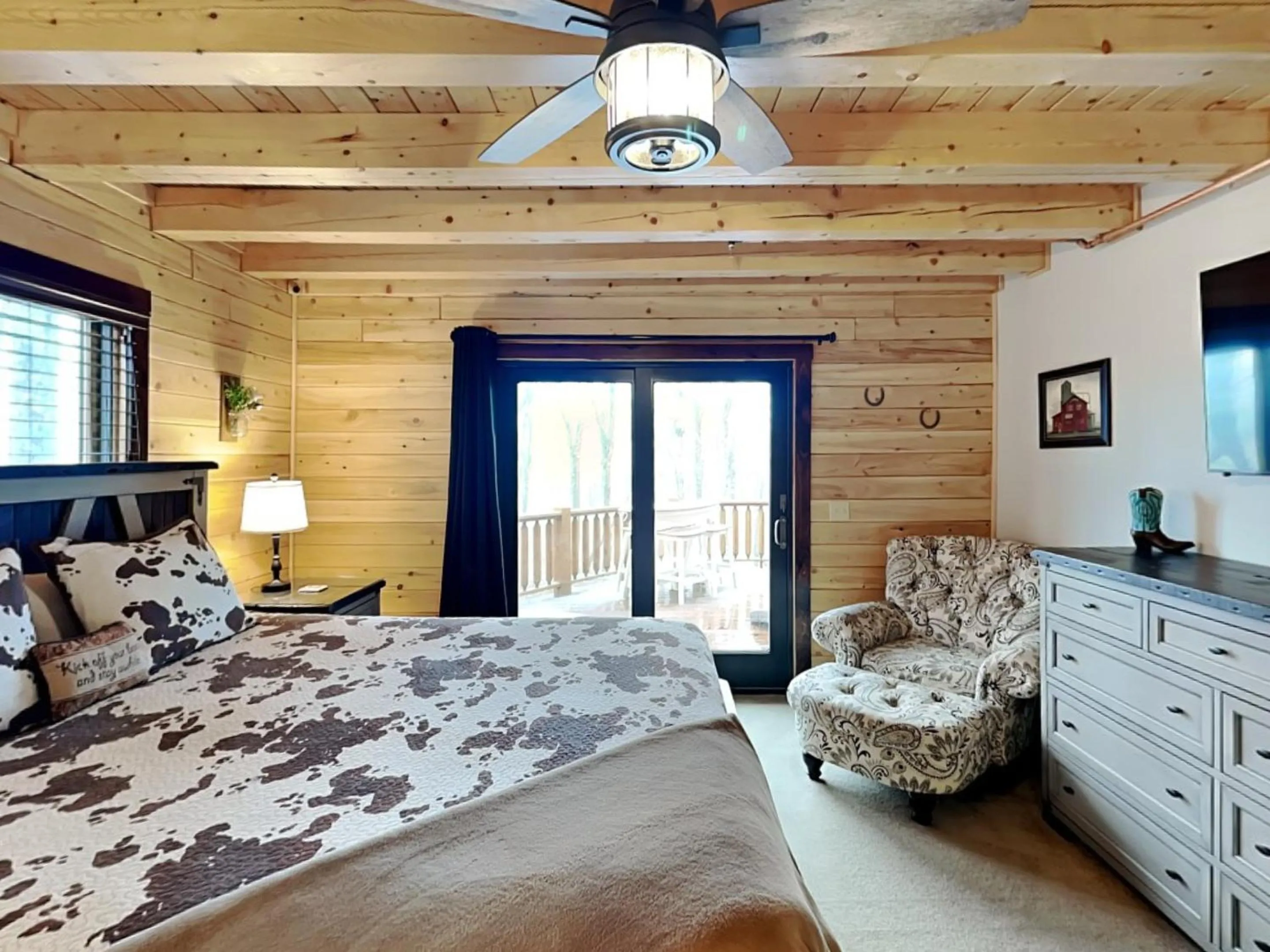 Bed in A Lil Slice of Heaven
