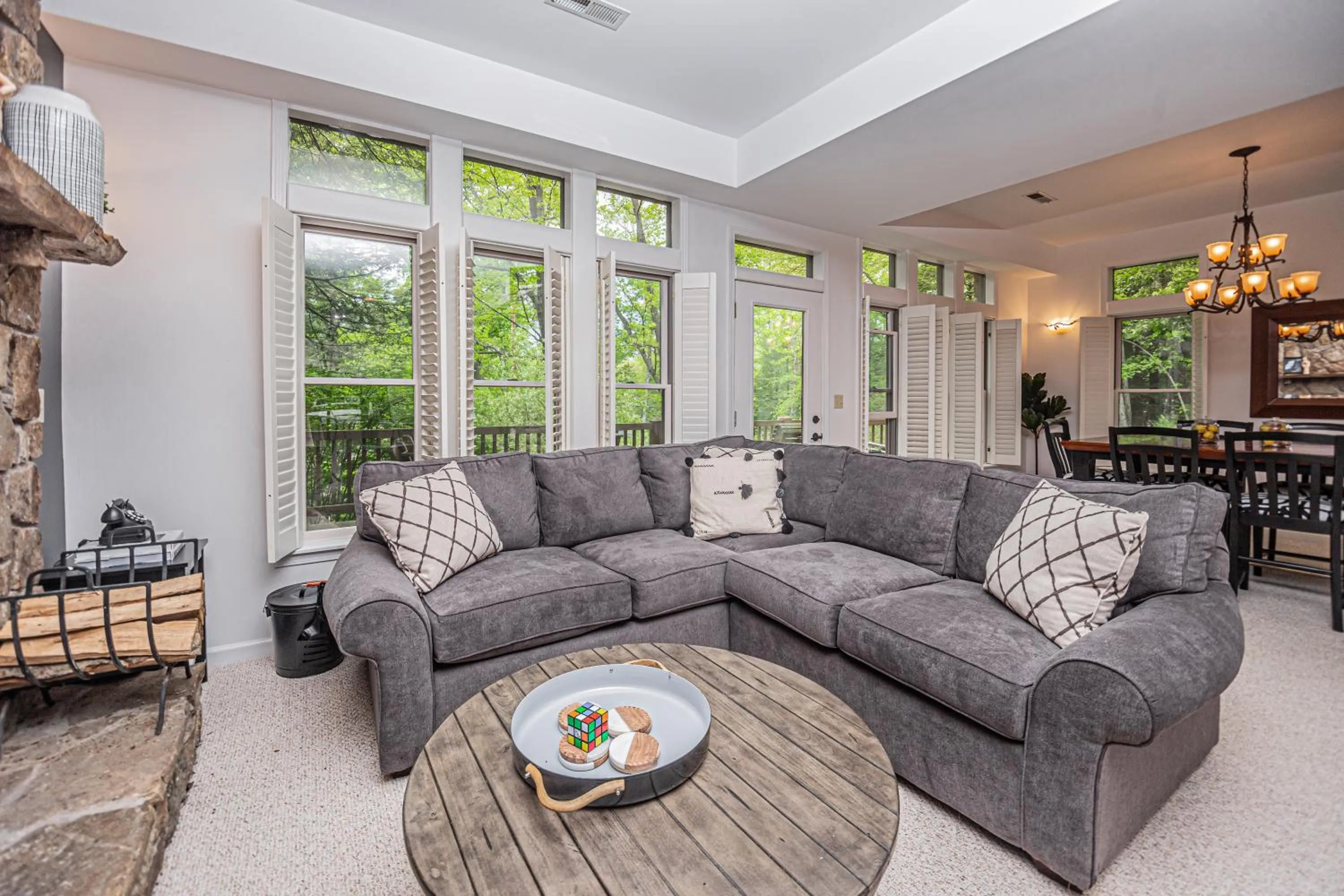 Property building in Cedars on the Rocks