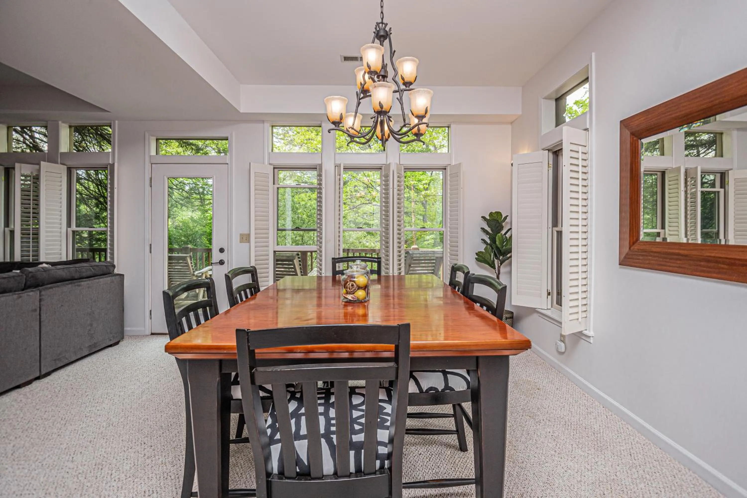 Property building in Cedars on the Rocks