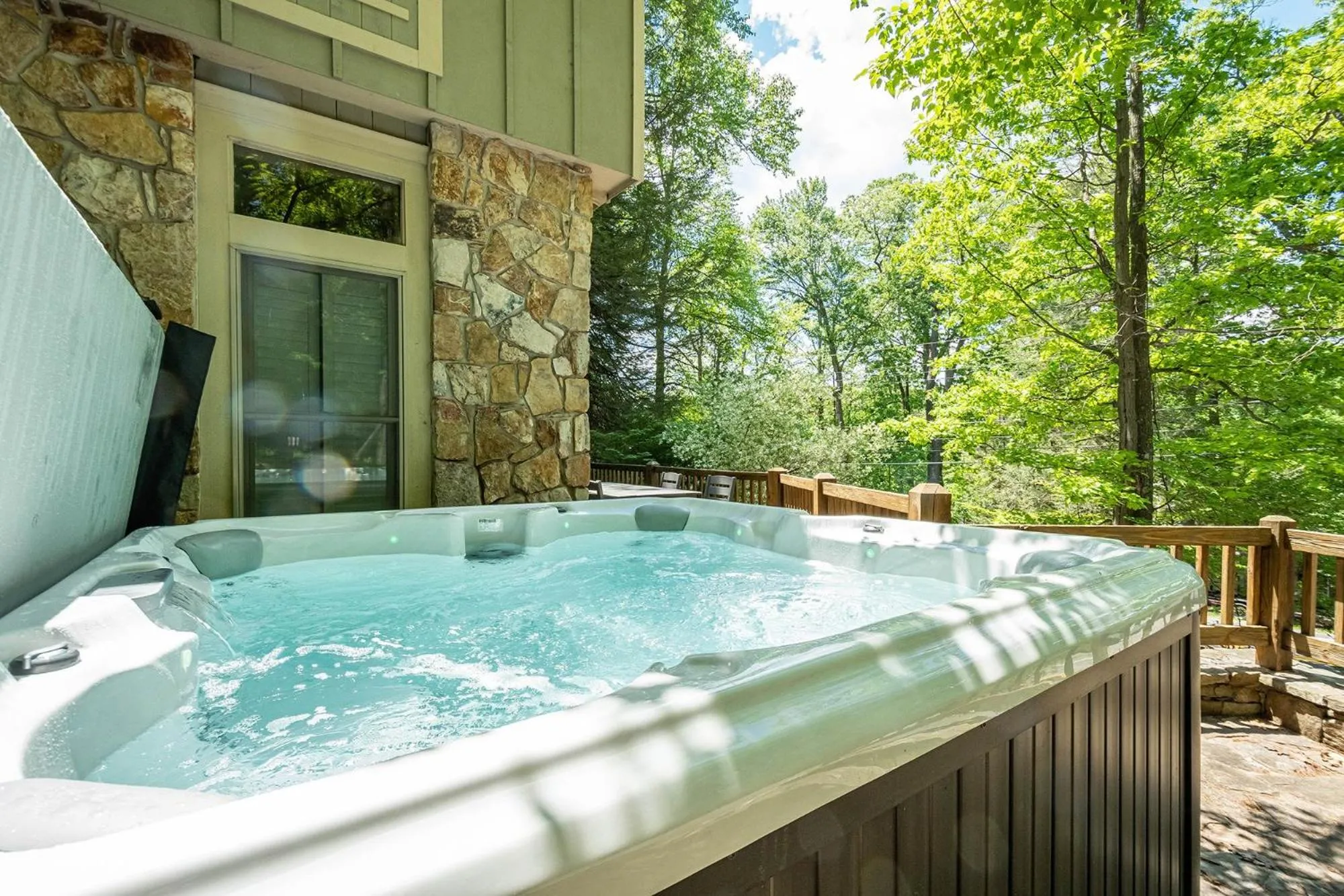 Property building in Cedars on the Rocks