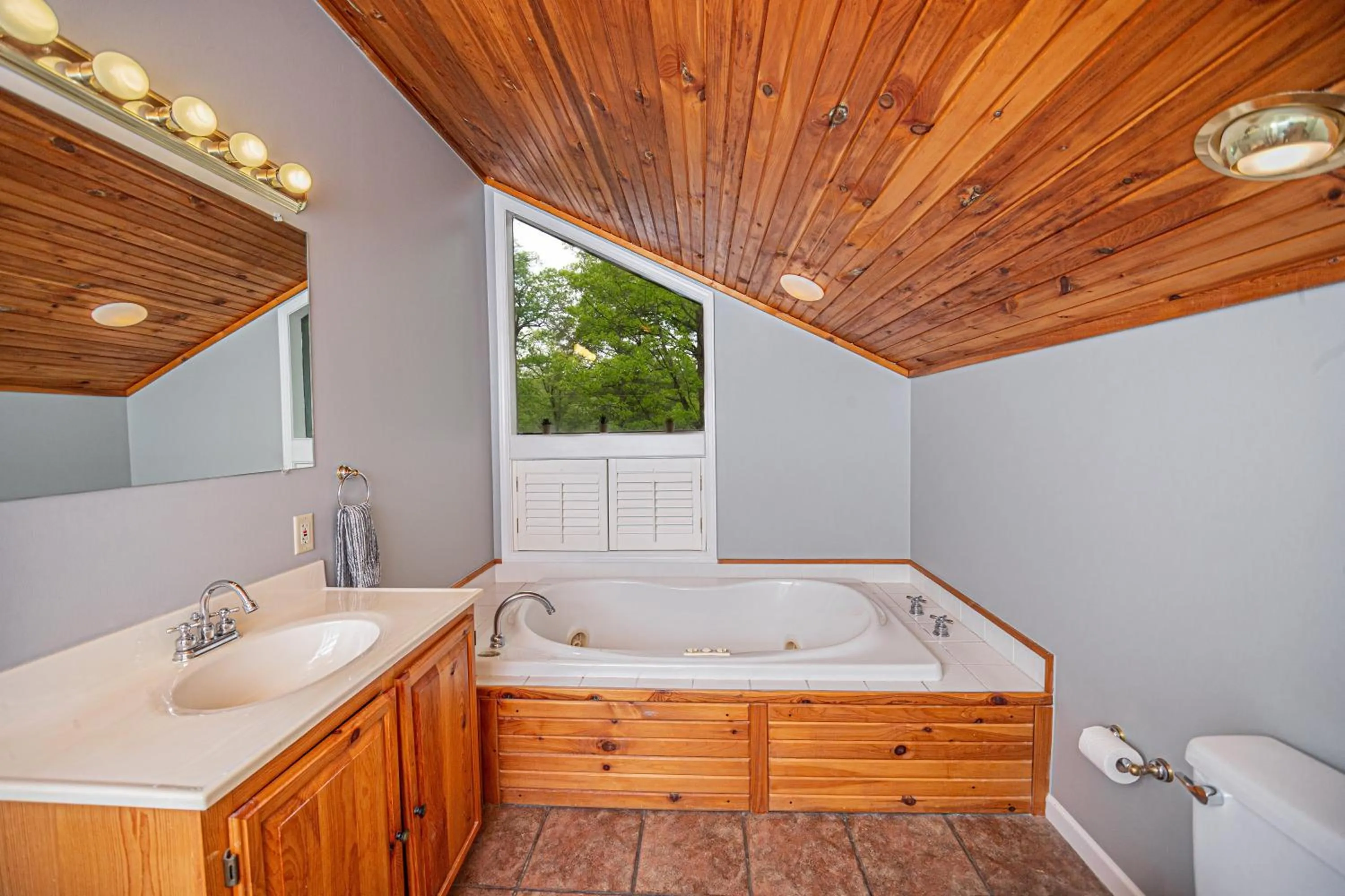 Property building in Cedars on the Rocks