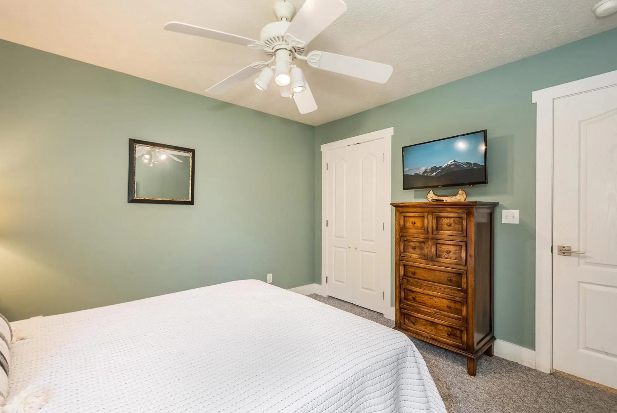 Property building, Bed in Crosswinds