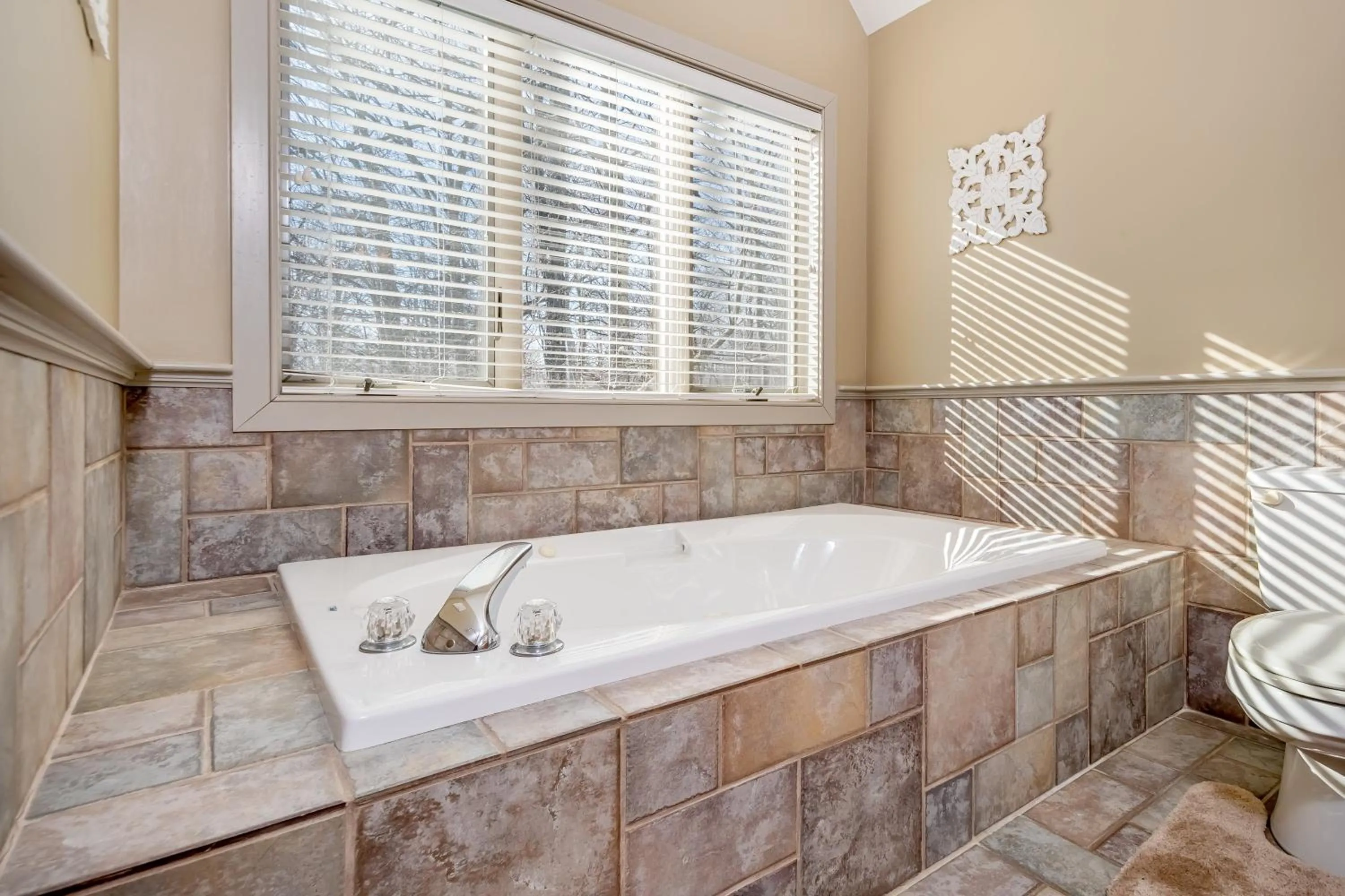 Property building in Main Street Retreat