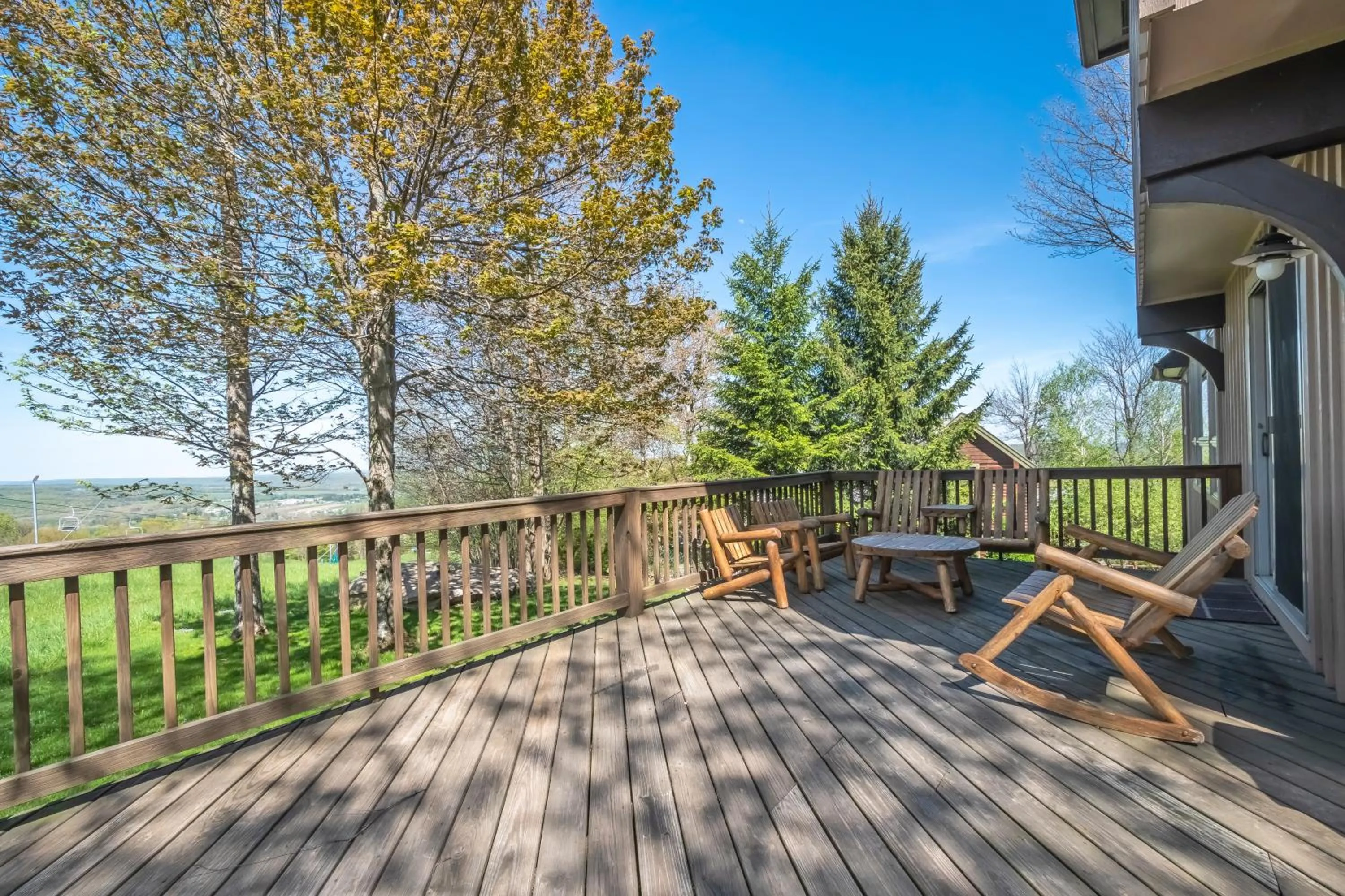 Property building in Main Street Retreat