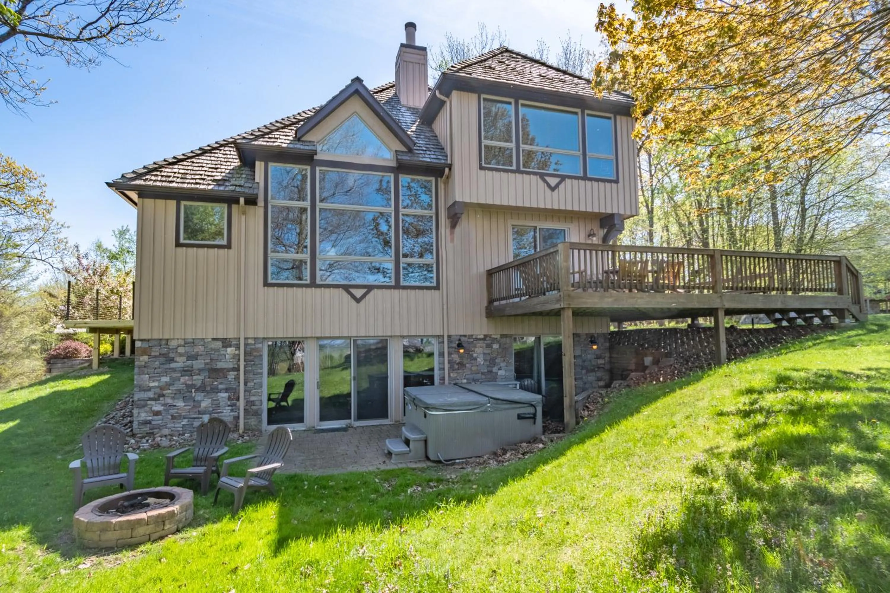 Property building in Main Street Retreat